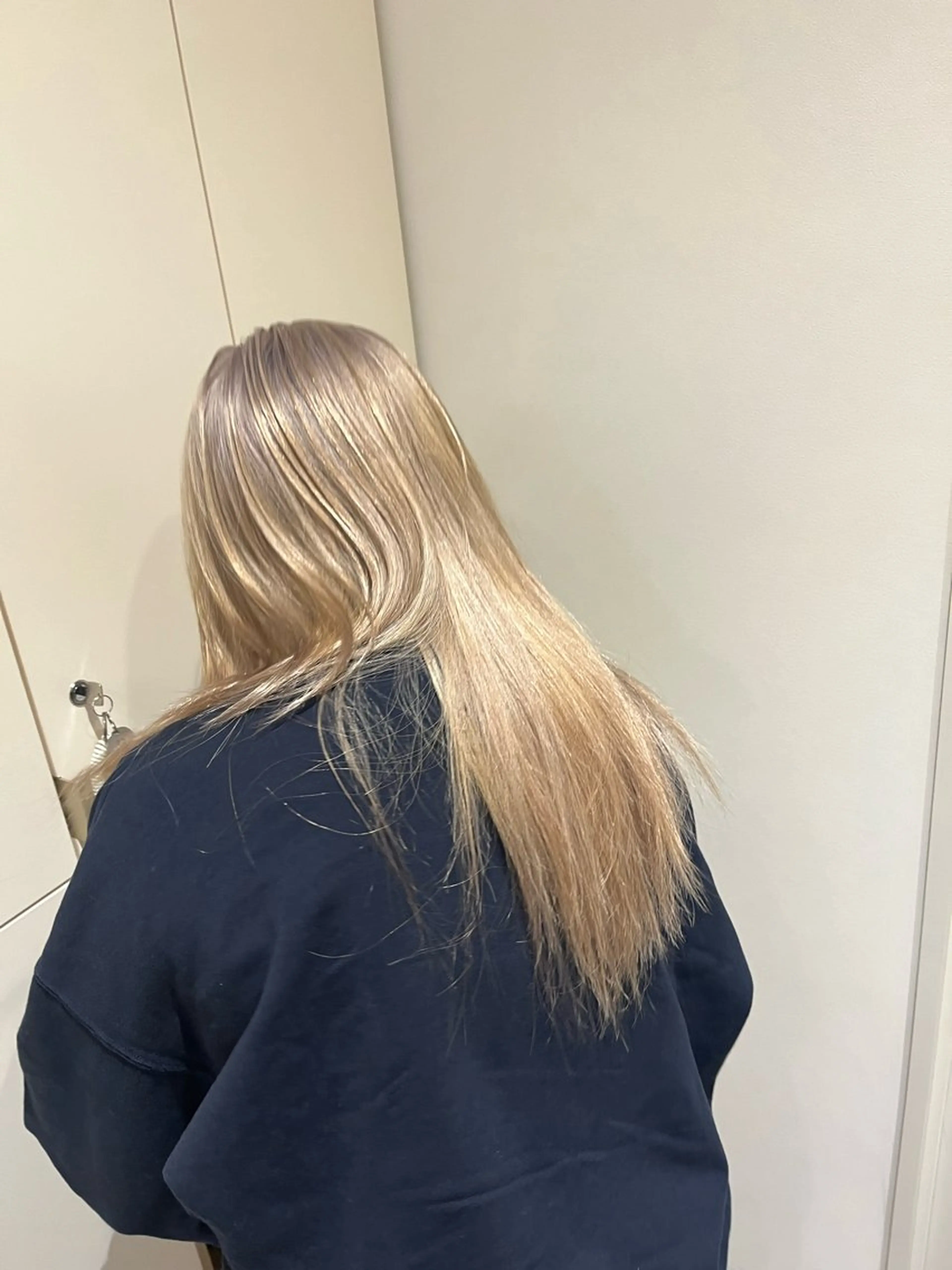 セミロング カラー ヘアカラー トリートメント 似合わせレイヤー 透明感カラーのヘアスタイル