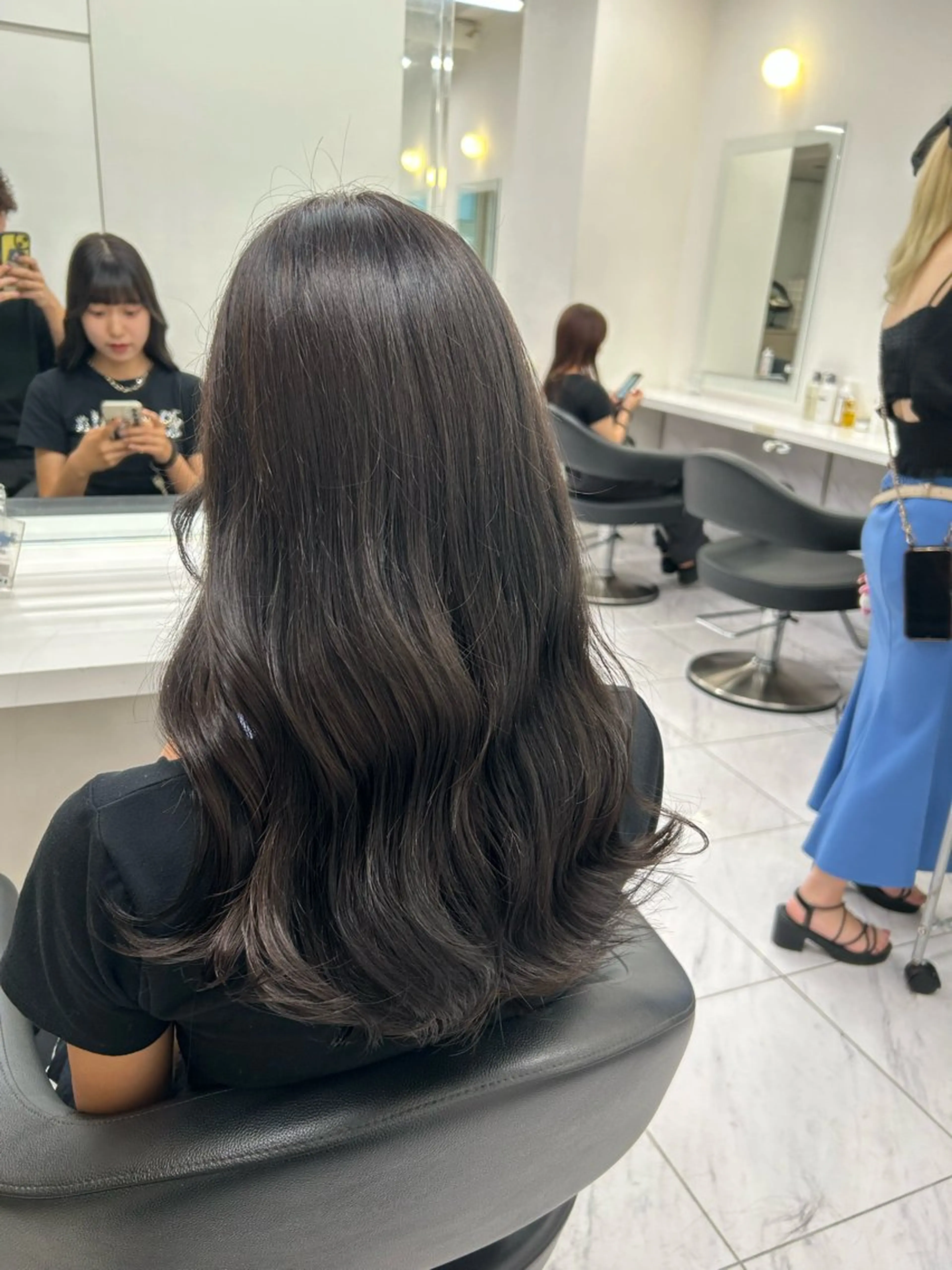 ロング カラー パーマ ヘアアレンジ メンズ キッズ 🦋透明感グレージュ /韓国レイヤー🦋のヘアスタイル