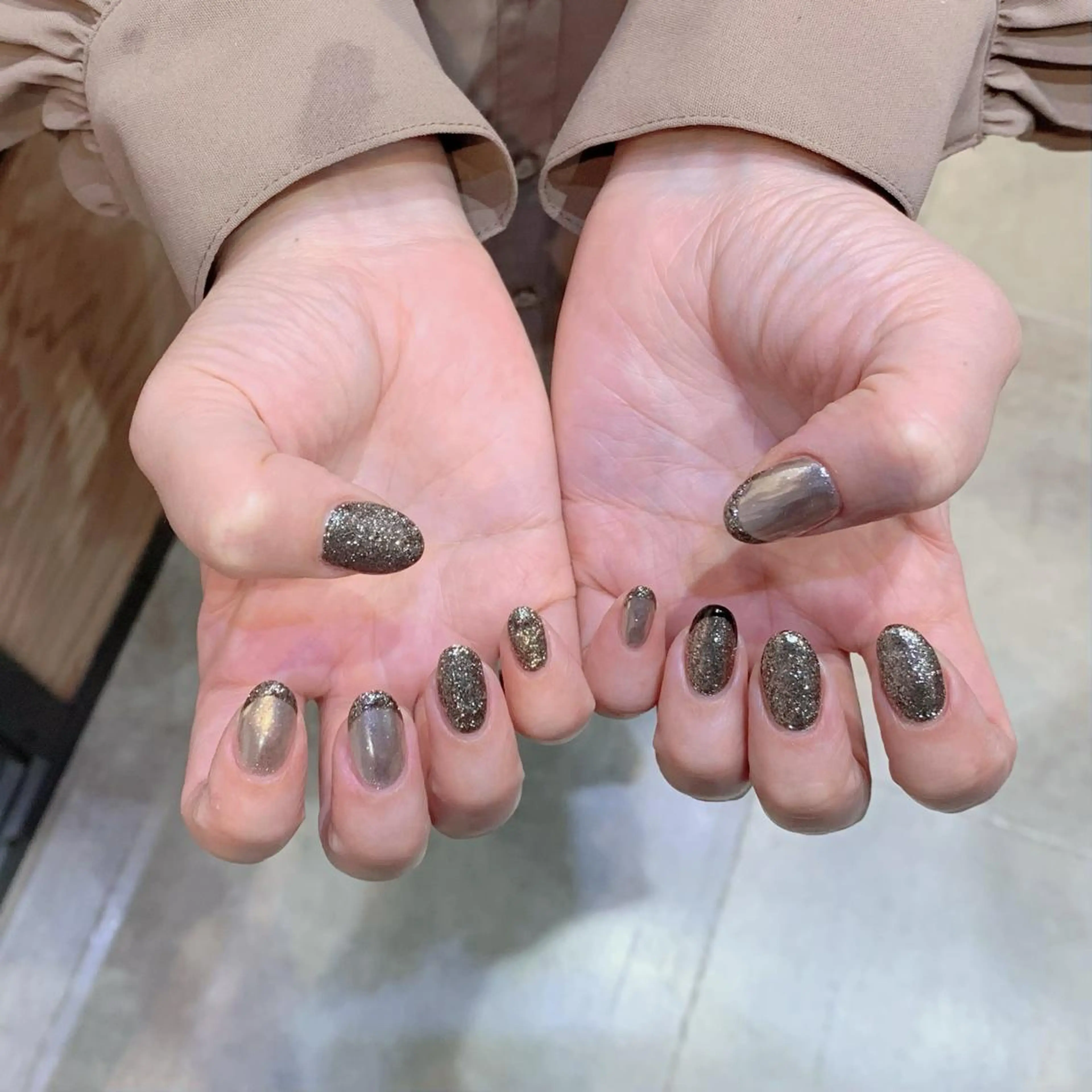 ネイル フレンチネイル ラメ(グリッター) ハンドネイル YUKIMO🍎名駅 /ニュアンスのネイルデザイン