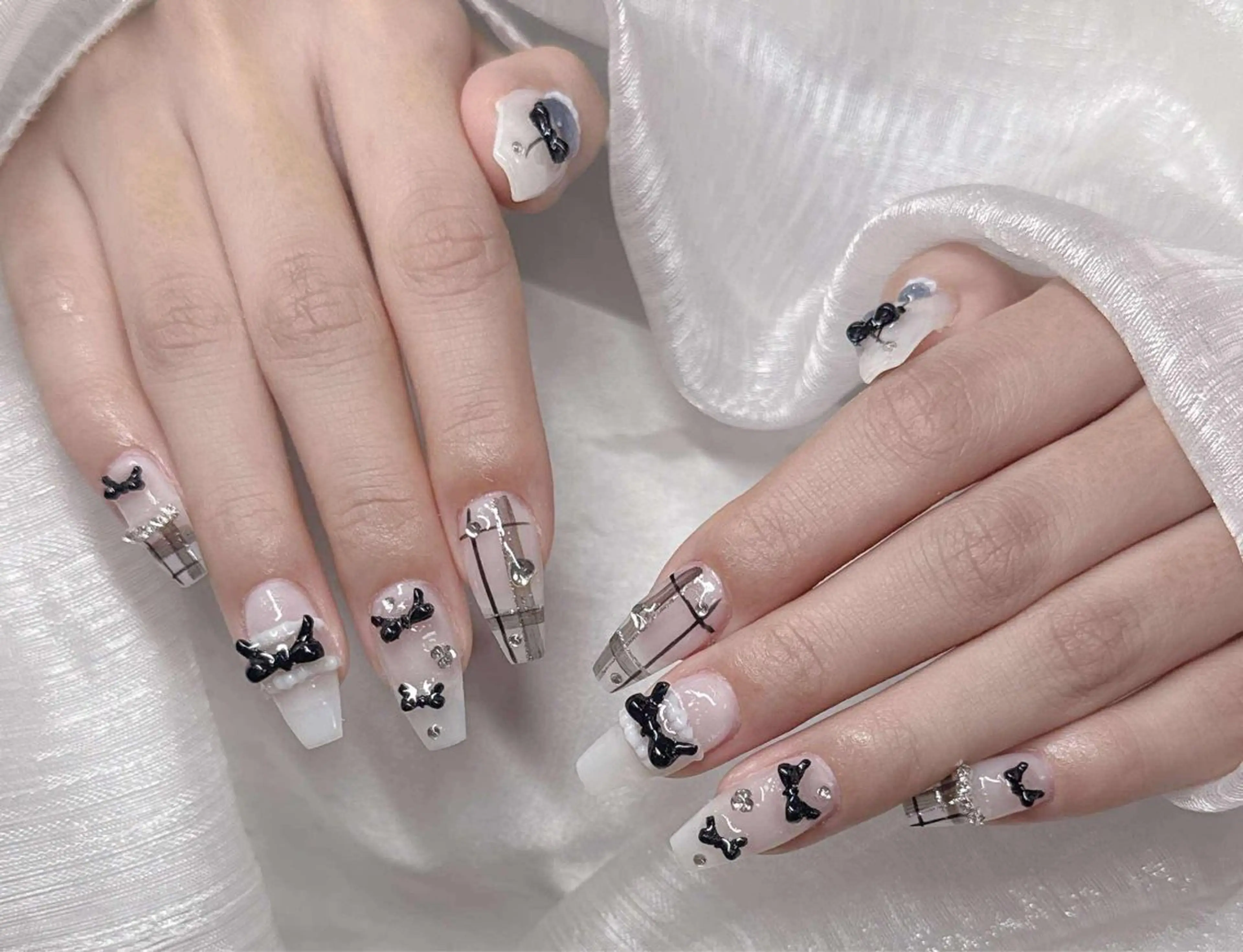 ネイル ハンドネイル Lee Nailsのネイルデザイン