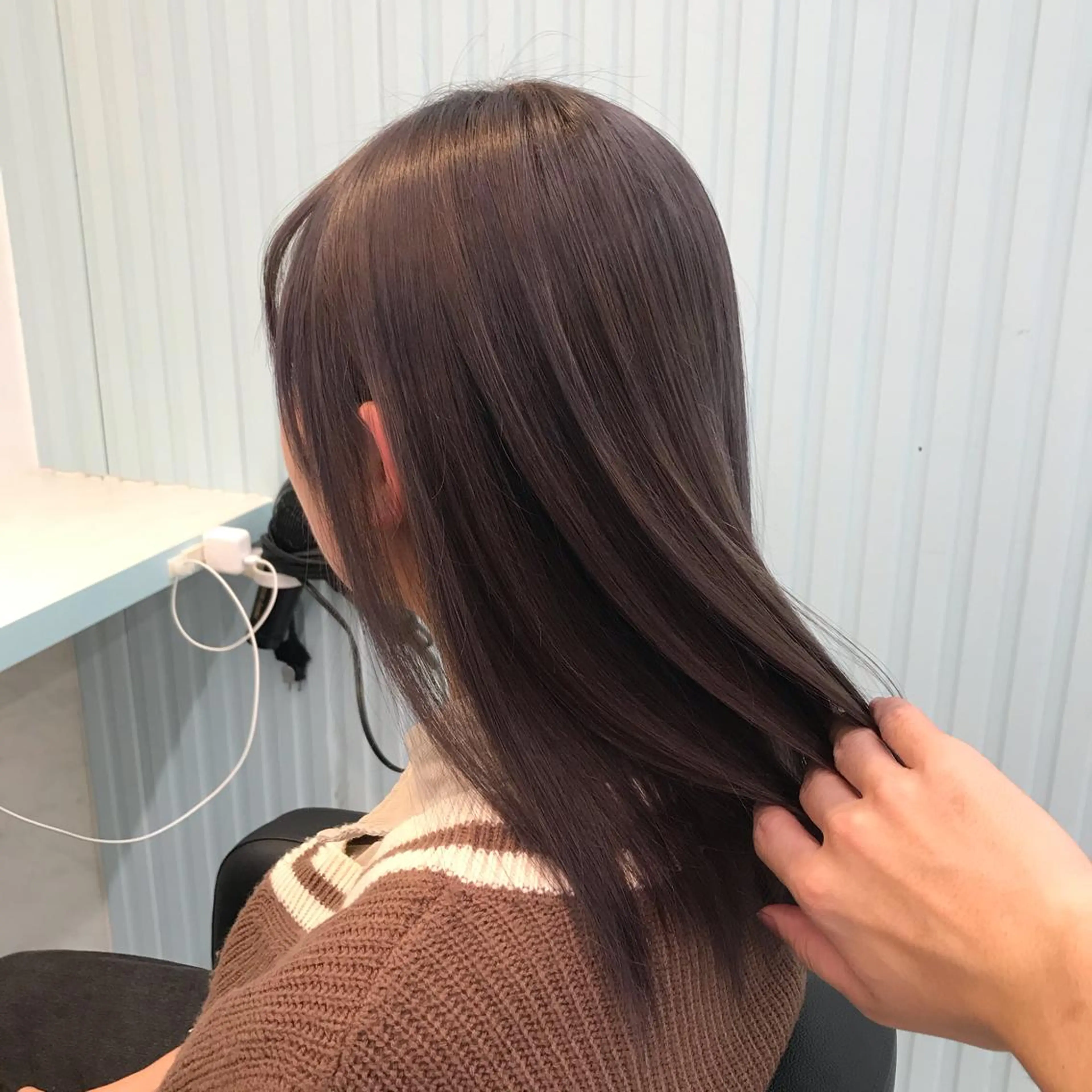 セミロング カラー 🩵ハイトーン 美咲🩵のヘアスタイル