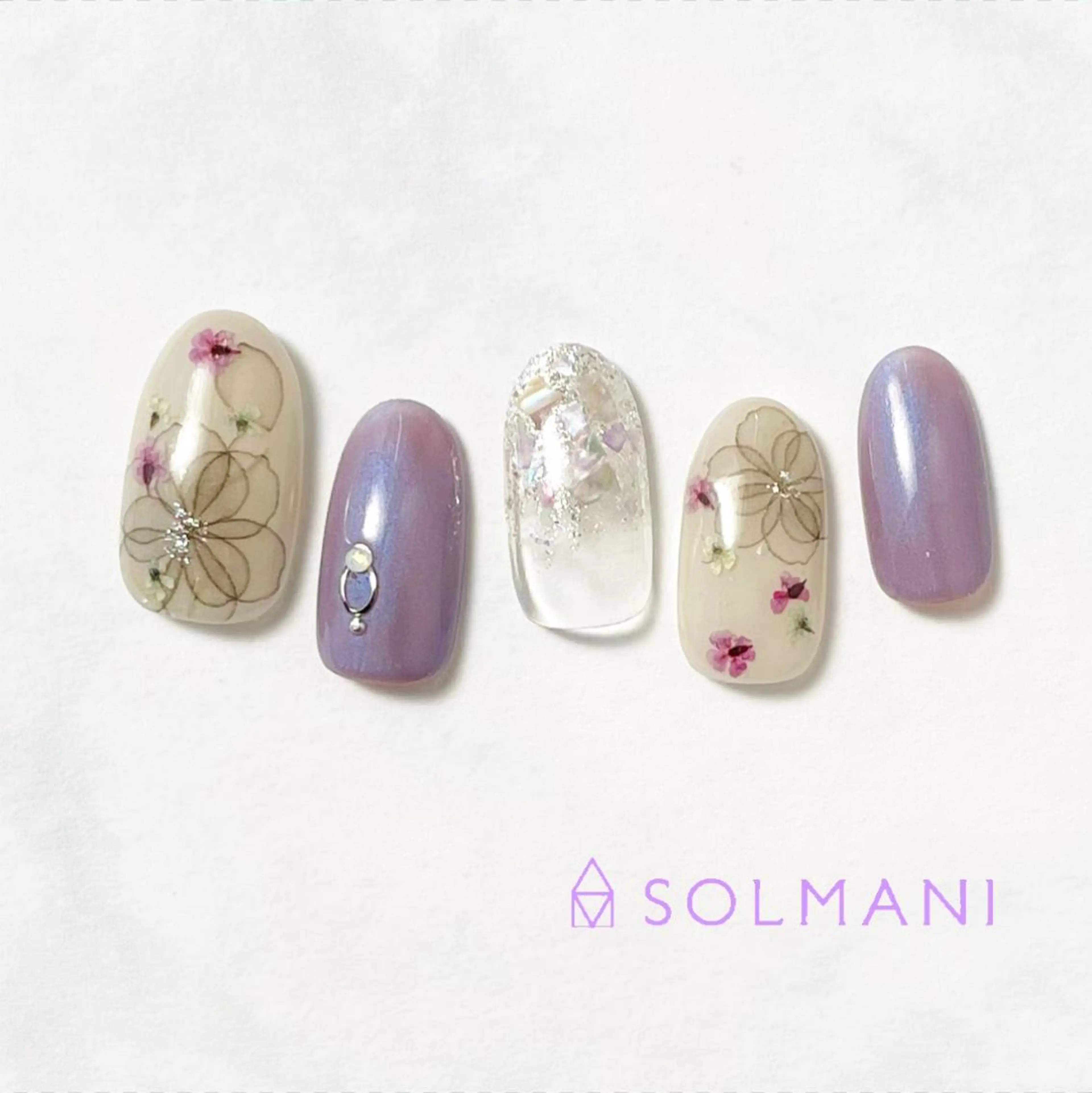 ネイル フラワーネイル SOLMANI 予約担当のネイルデザイン