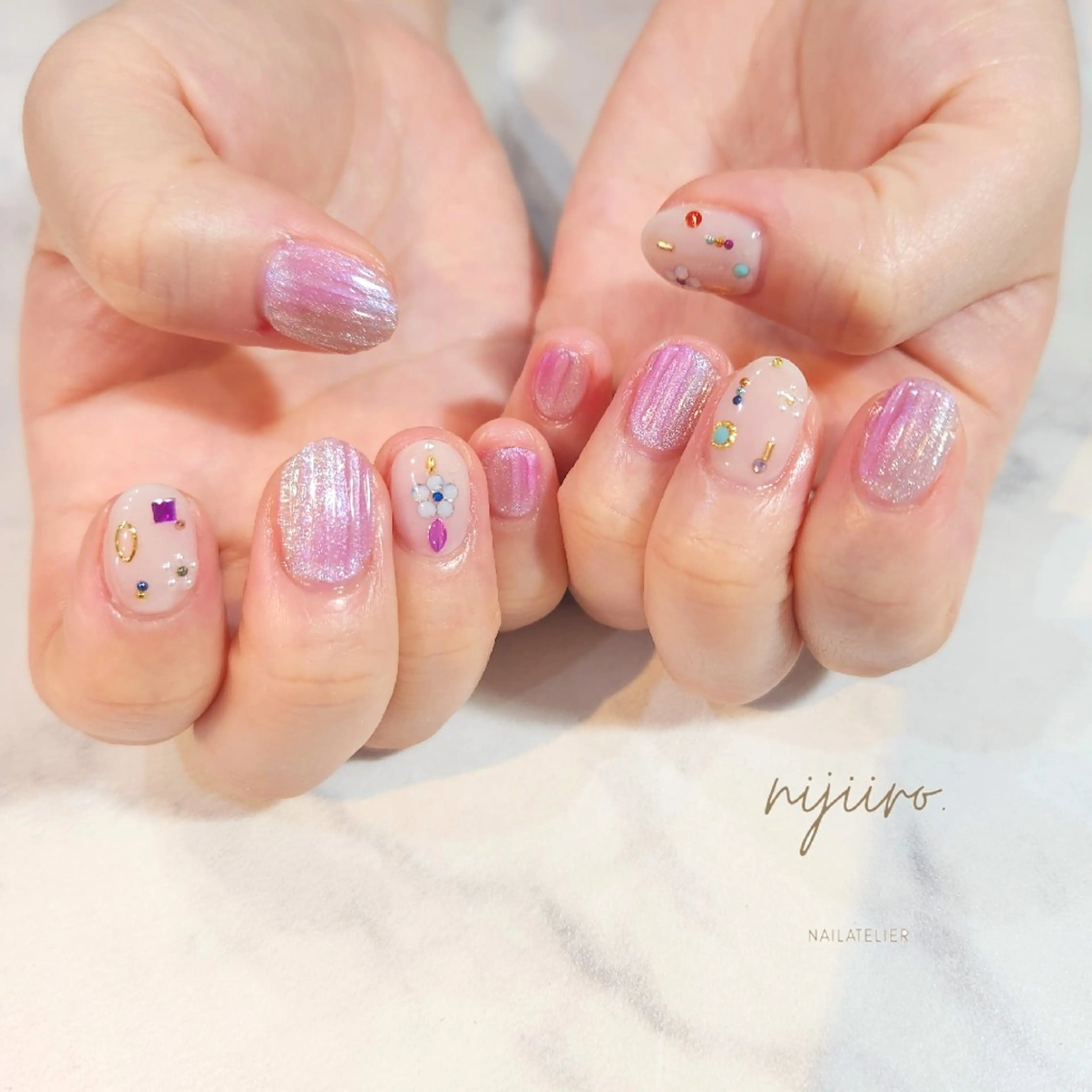 ネイル ハンドネイル nailatelier nijiiro.所属・nijiiro🌈 サトウのネイルデザイン