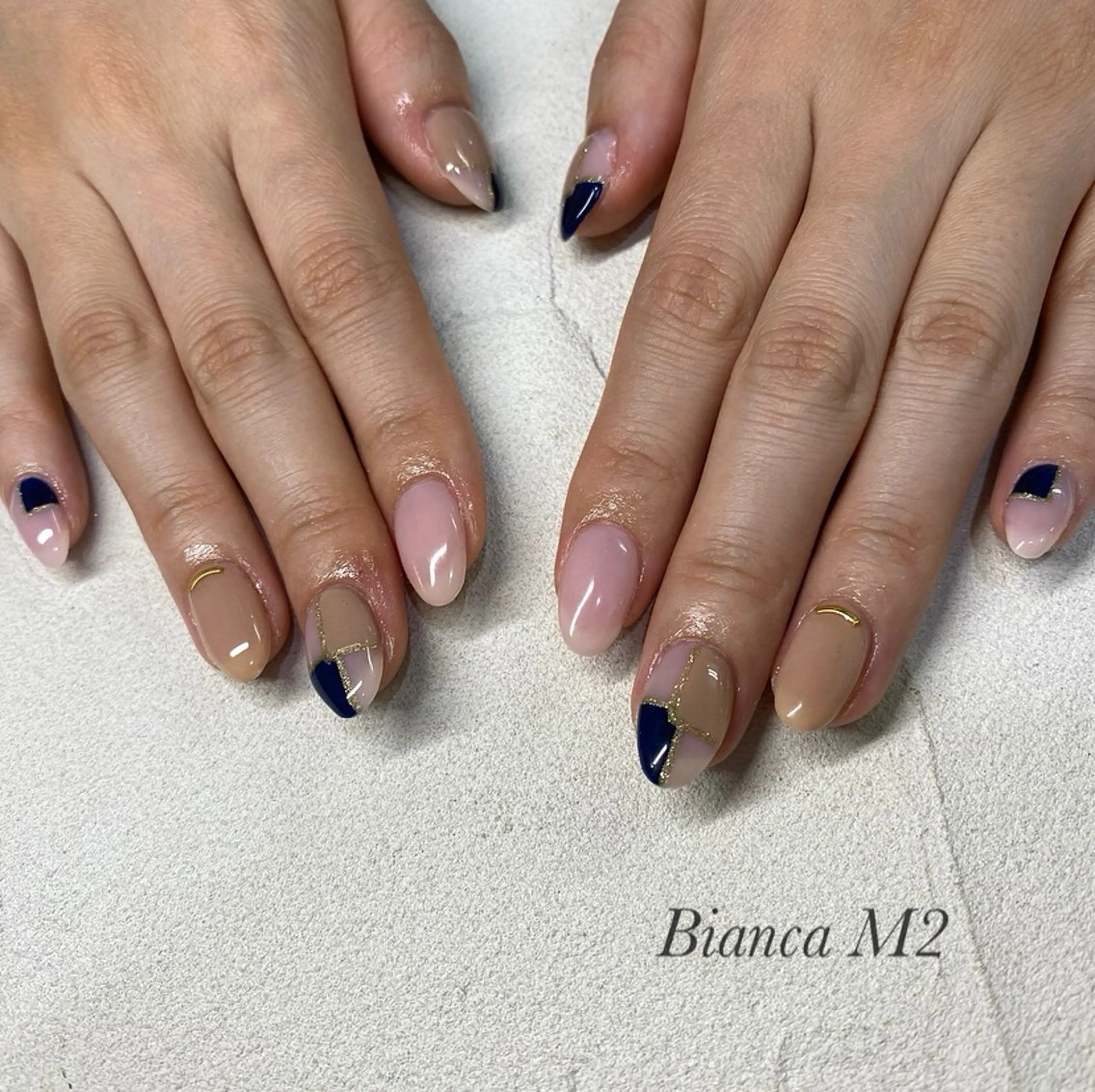 ネイル ハンドネイル Bianca🩶 TAMIYAのネイルデザイン