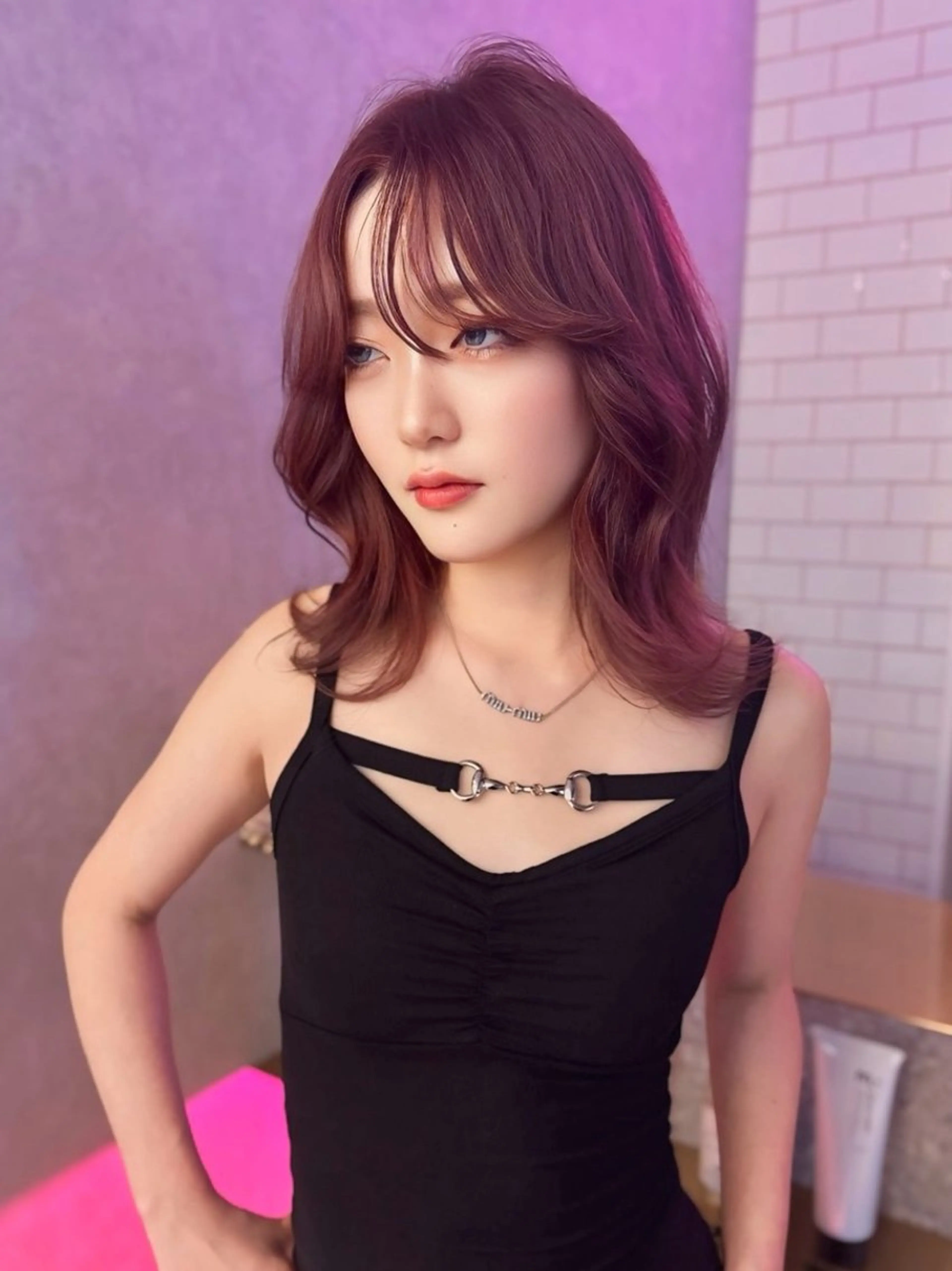 ミディアム カラー ヘアアレンジ カット ヘアカラー トリートメント yuuto🌈 冬の透け感カラーのヘアスタイル