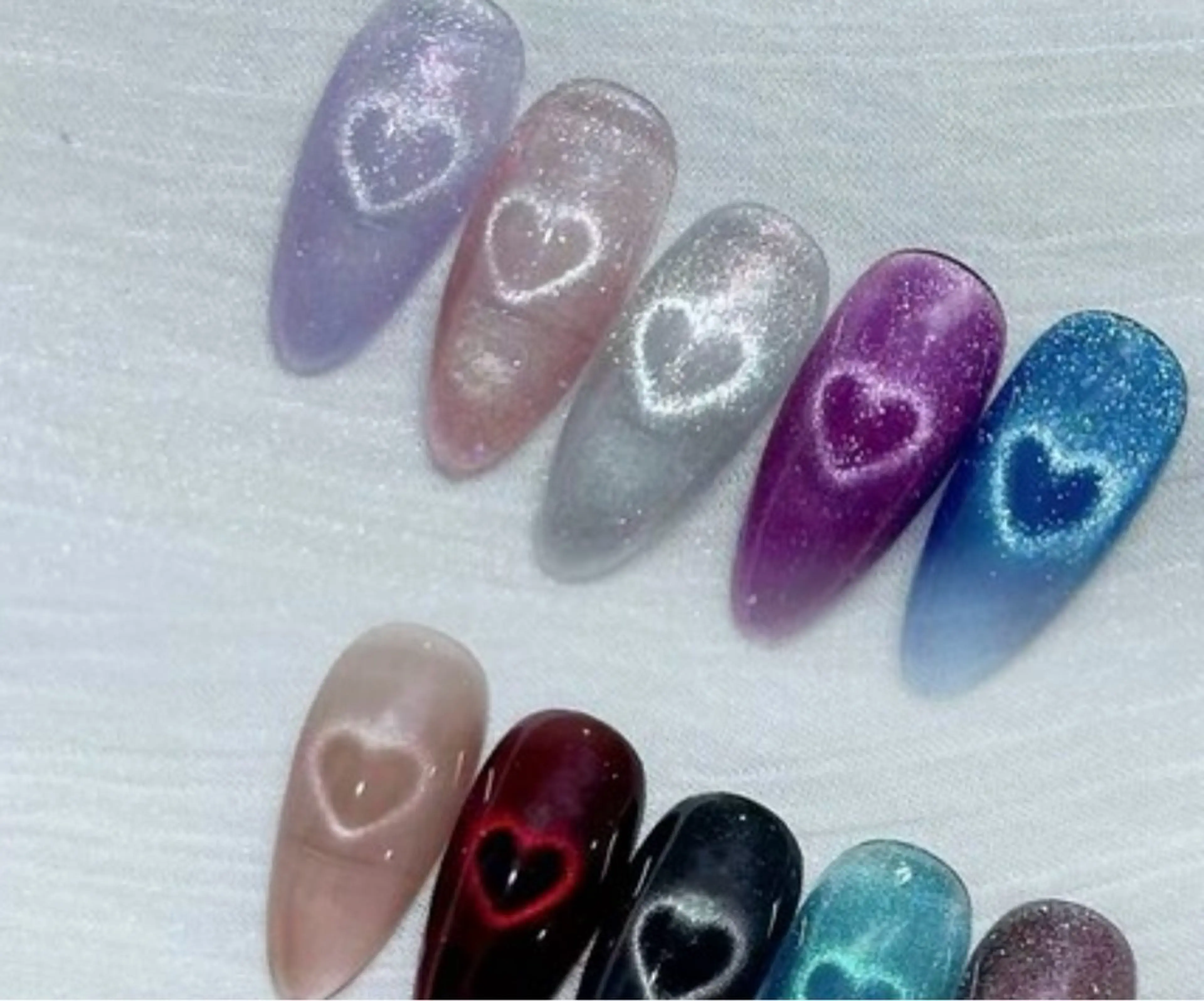 今月限定2本ハート❤️マグネットネイル【初回オフ無料】5800の写真