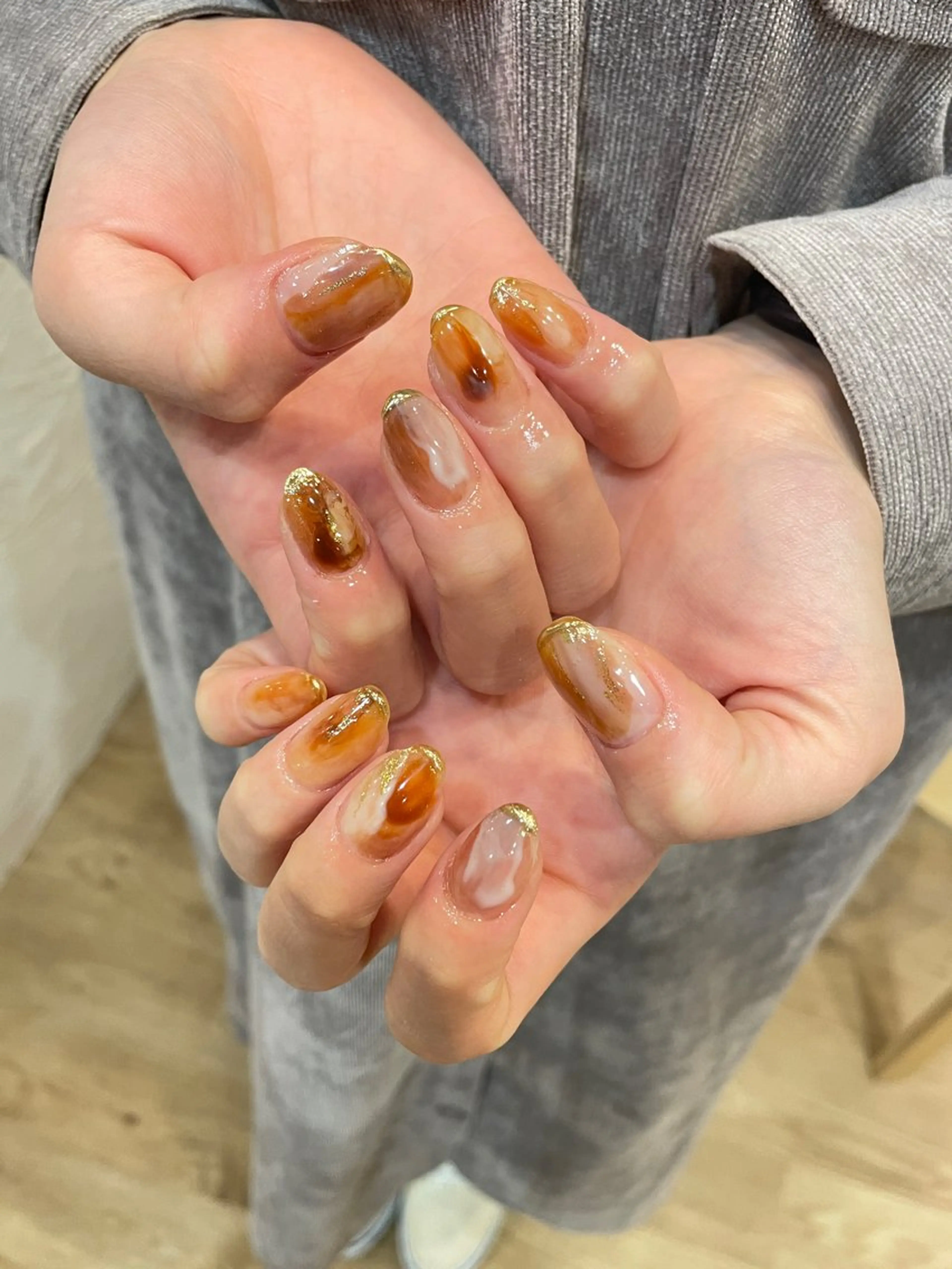 ネイル ブラウン ニュアンスネイル ハンドネイル 楢本 彩耶のネイルデザイン