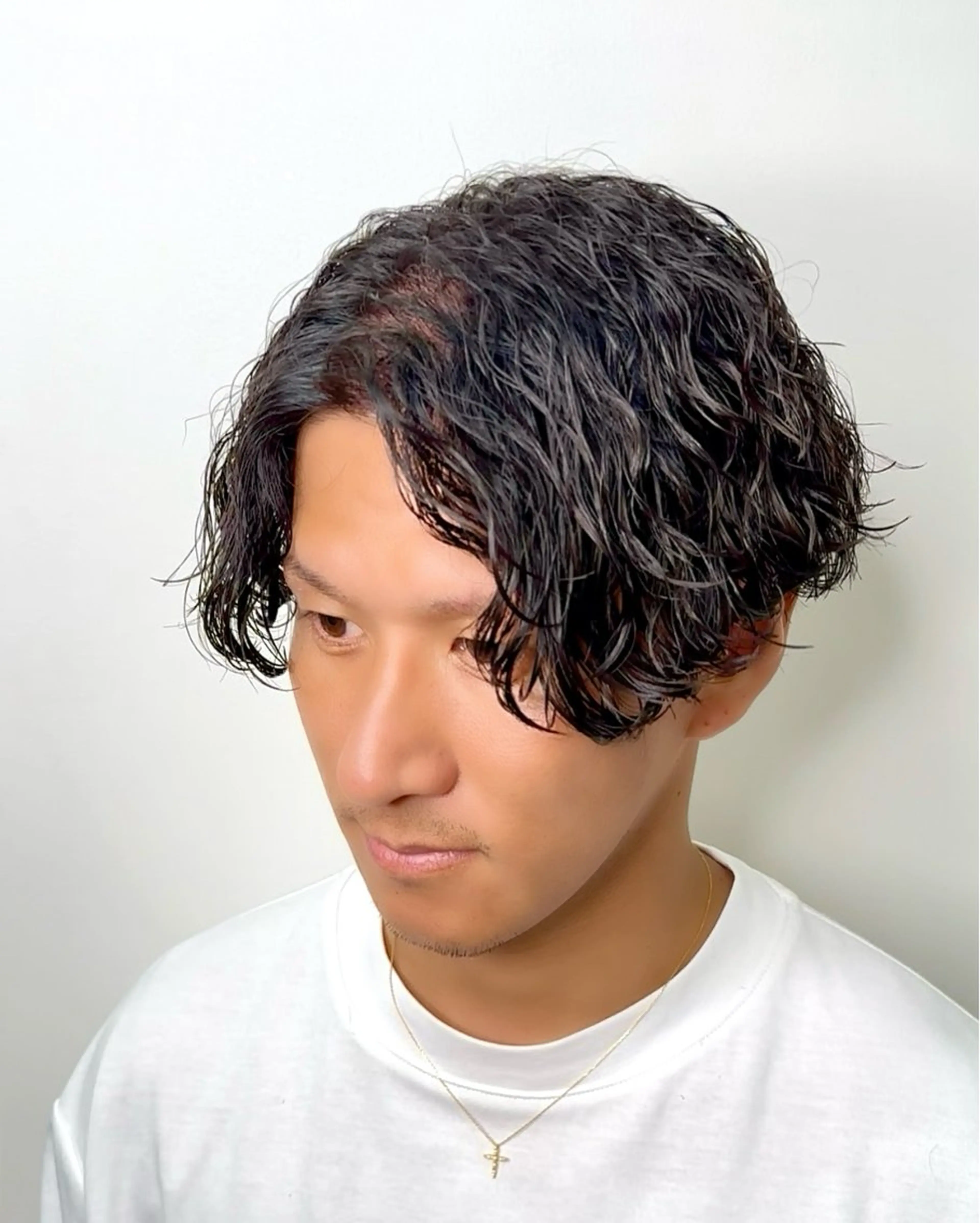 パーマ メンズ センターパート 波巻きパーマ カット パーマ 川地 由麿のヘアスタイル