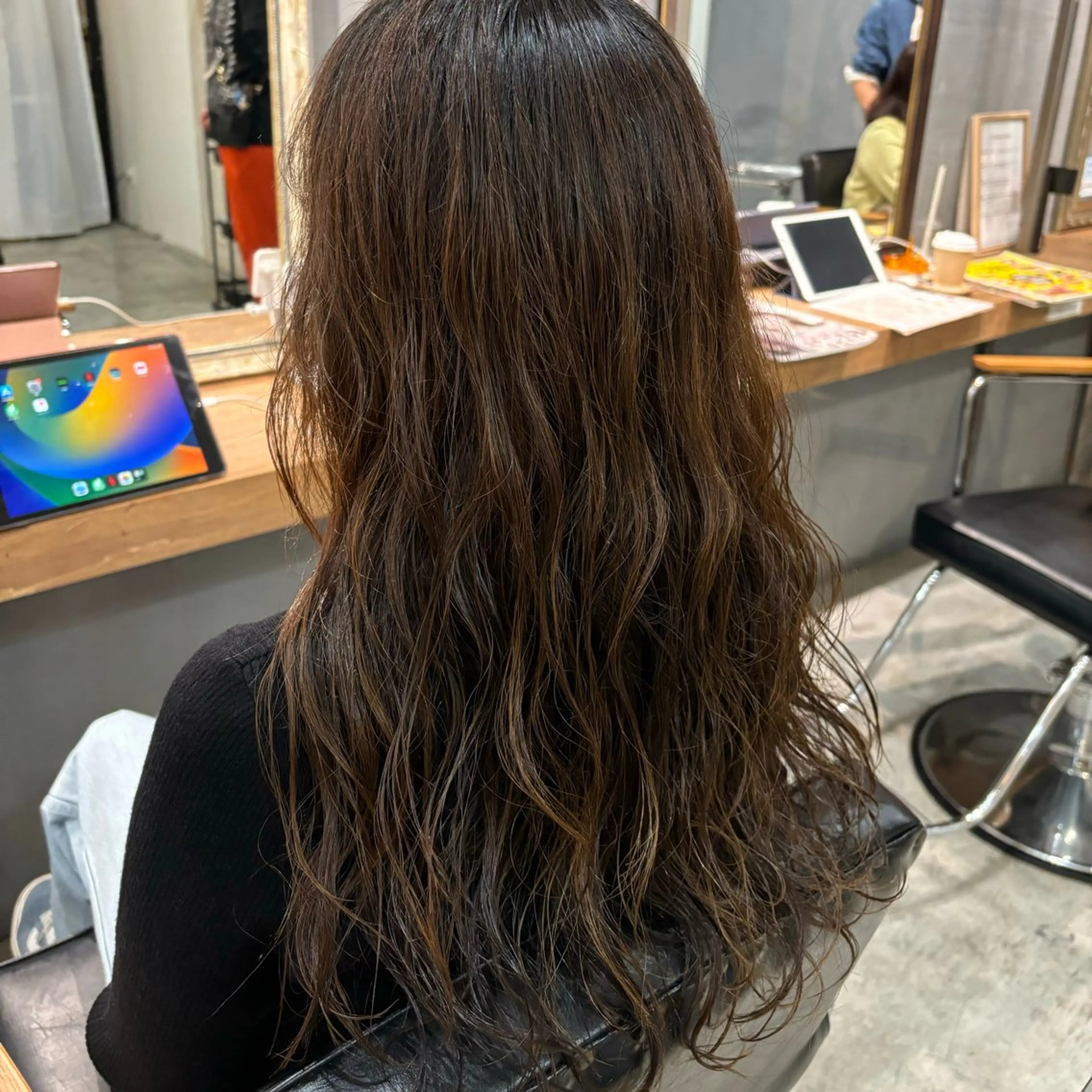 パーマ カット ヘアカラー ゆうめ 透明感カラー /韓国風レイヤーのヘアスタイル