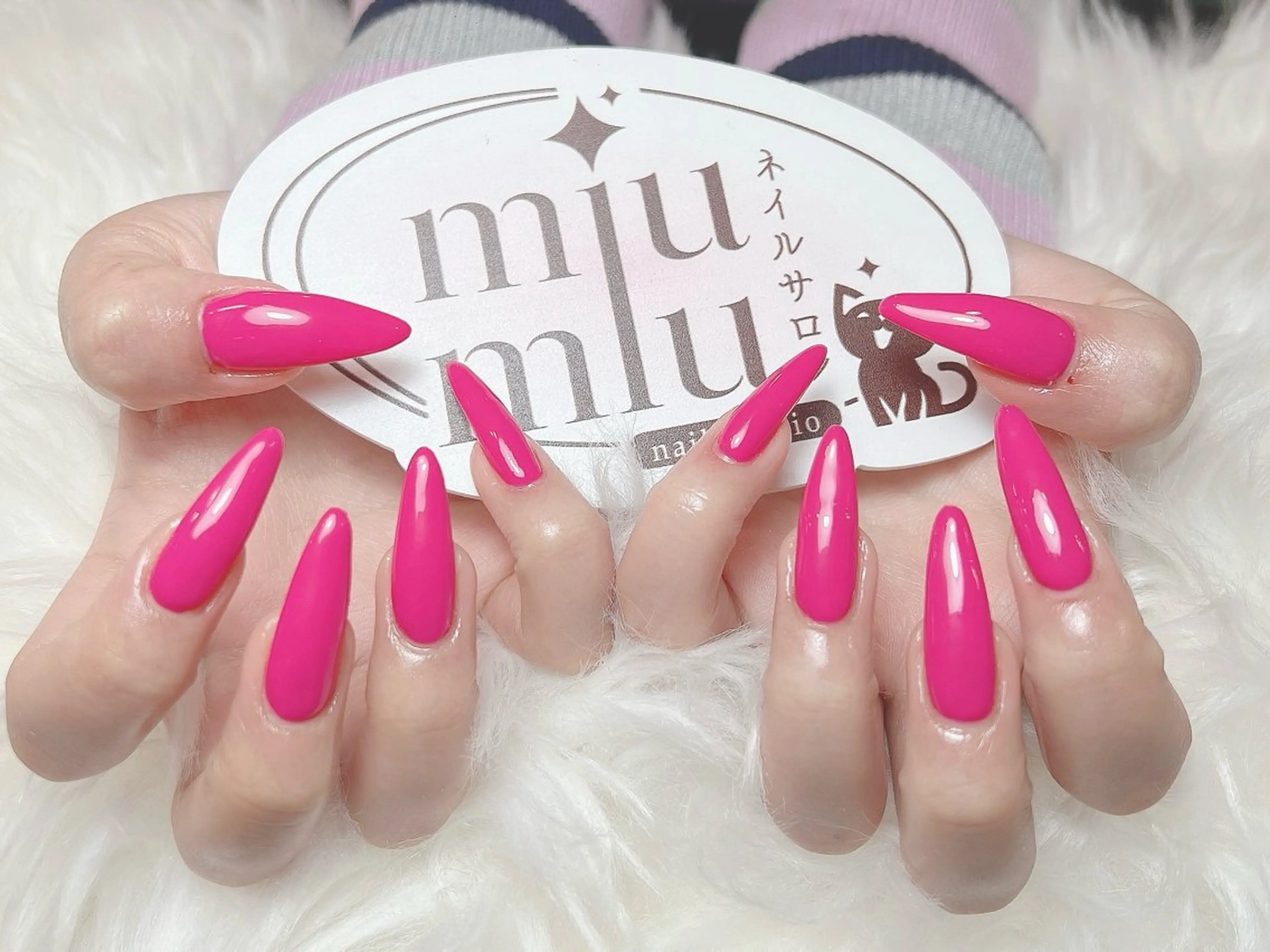 ロング ハンドネイル Miu Miu Nail Studio所属・yu naのネイルデザイン