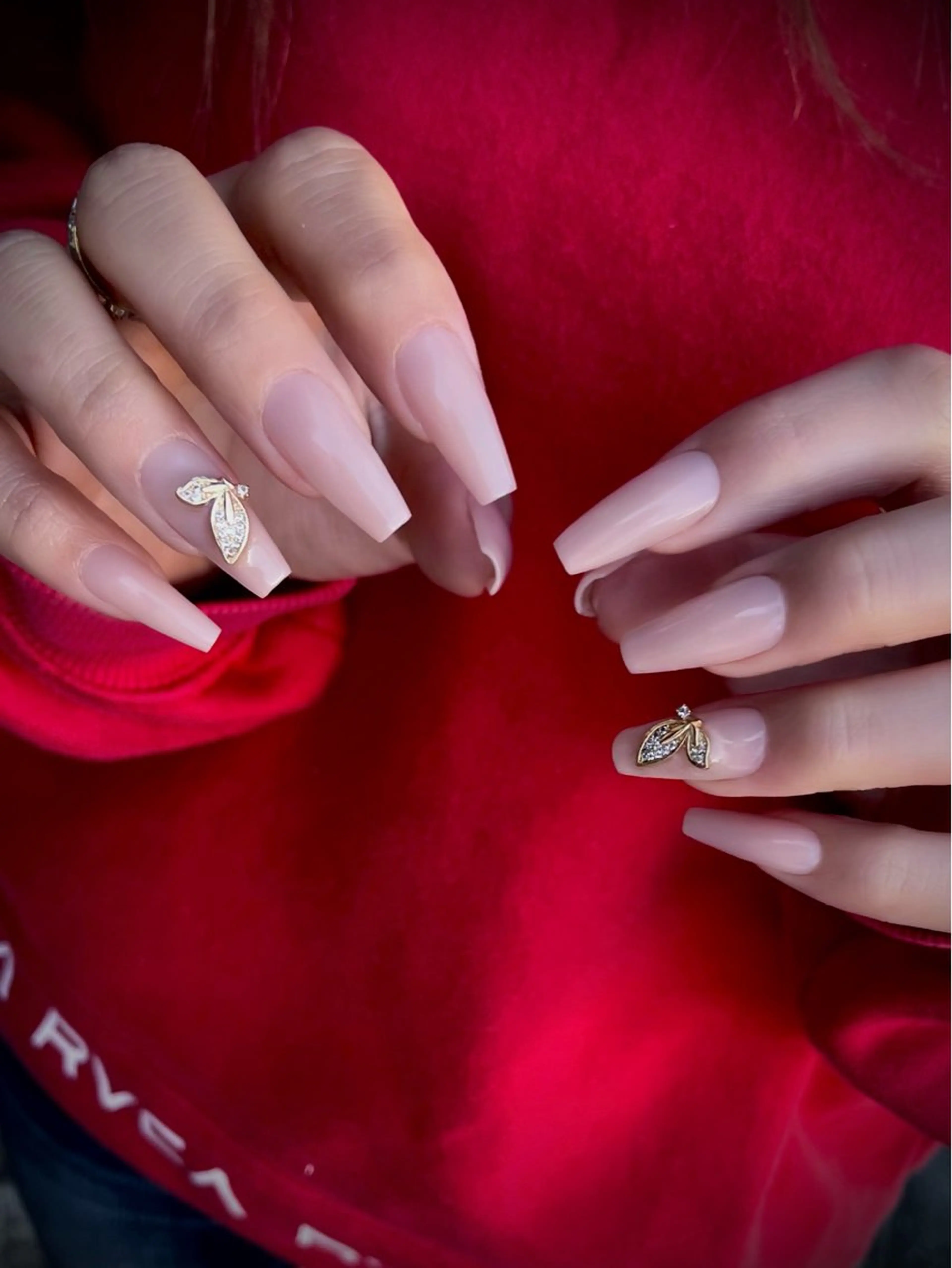 ネイル キラキラネイル マグネットネイル ワンカラーネイル スカルプネイル ワンホンネイル nine.🦋 YUKOのネイルデザイン