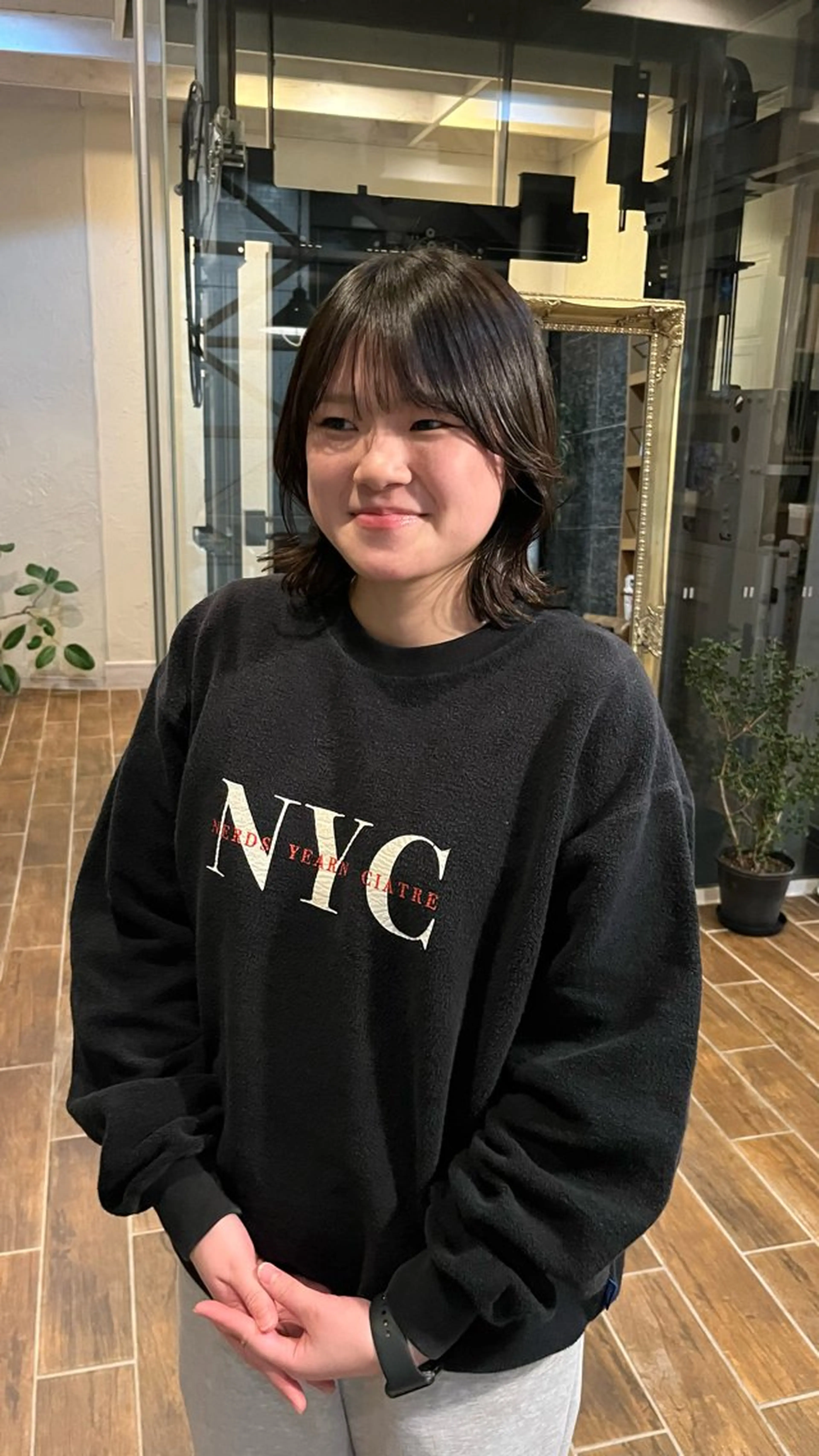 ミディアム カット そね こまちのヘアスタイル