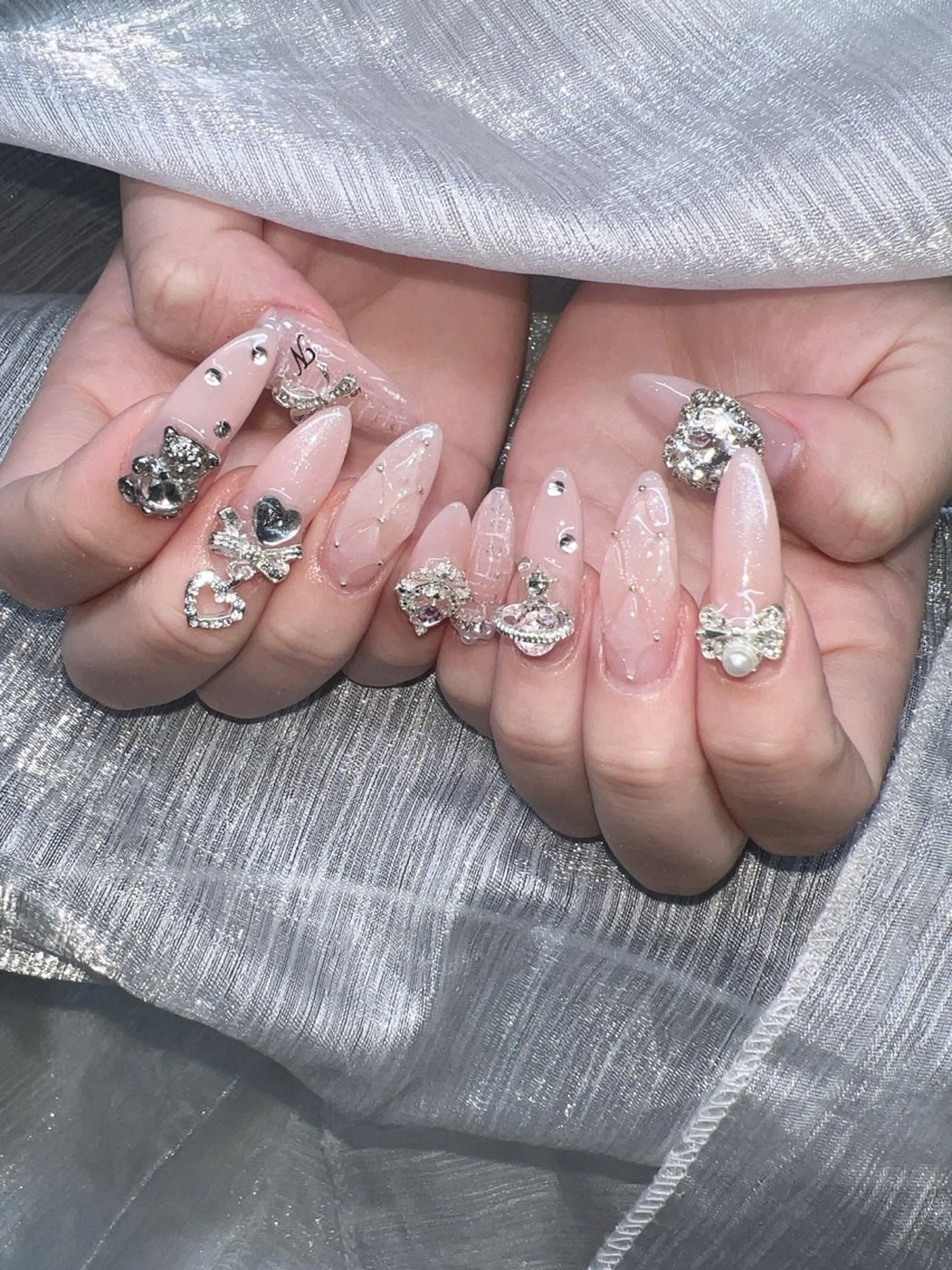 ネイル オーロラネイル チークネイル 長さ出し フットネイル フレンチネイル ハンドネイル Lee Nailsのネイルデザイン