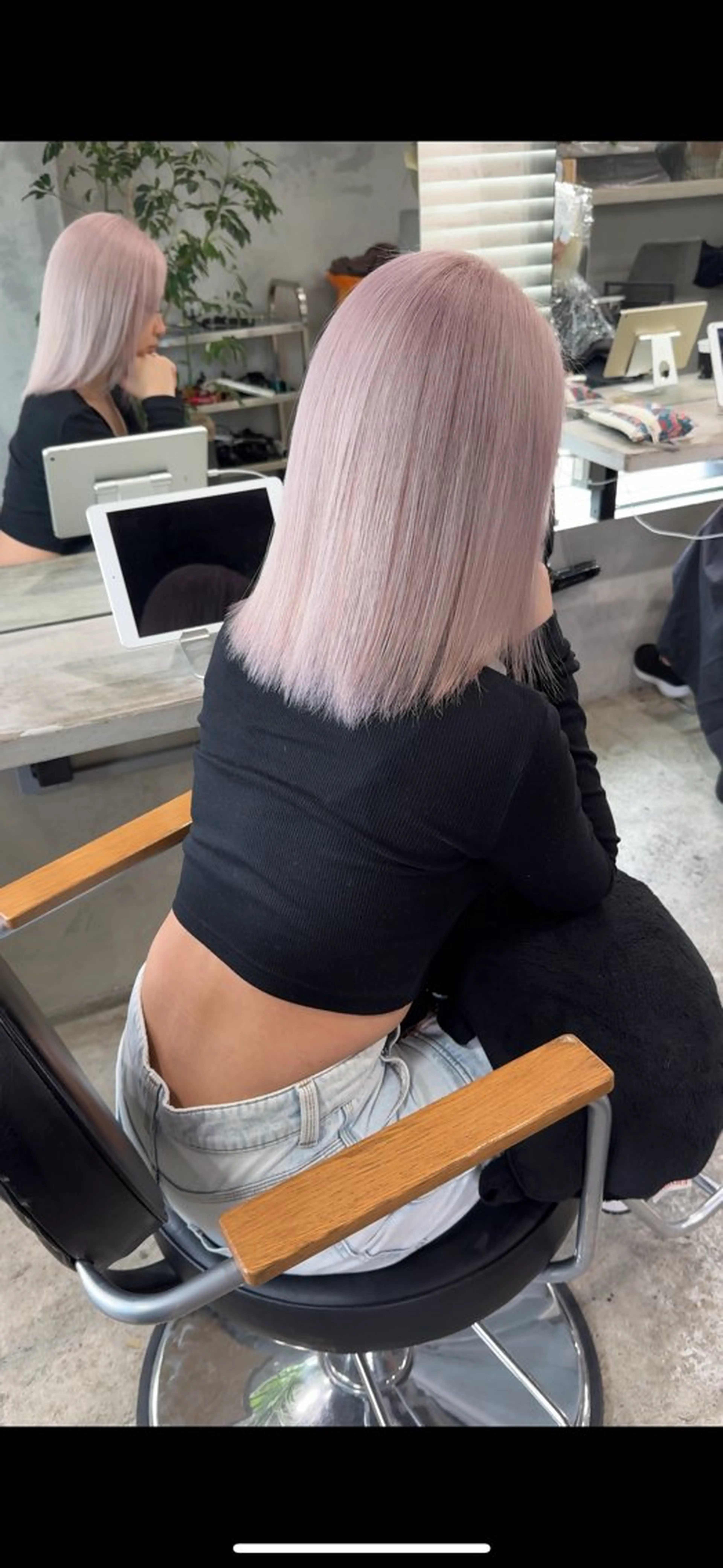 セミロング カラー ピンクカラー ホワイトピンク 横浜ブリーチムラ直し ハイトーン/ブリーチのヘアスタイル