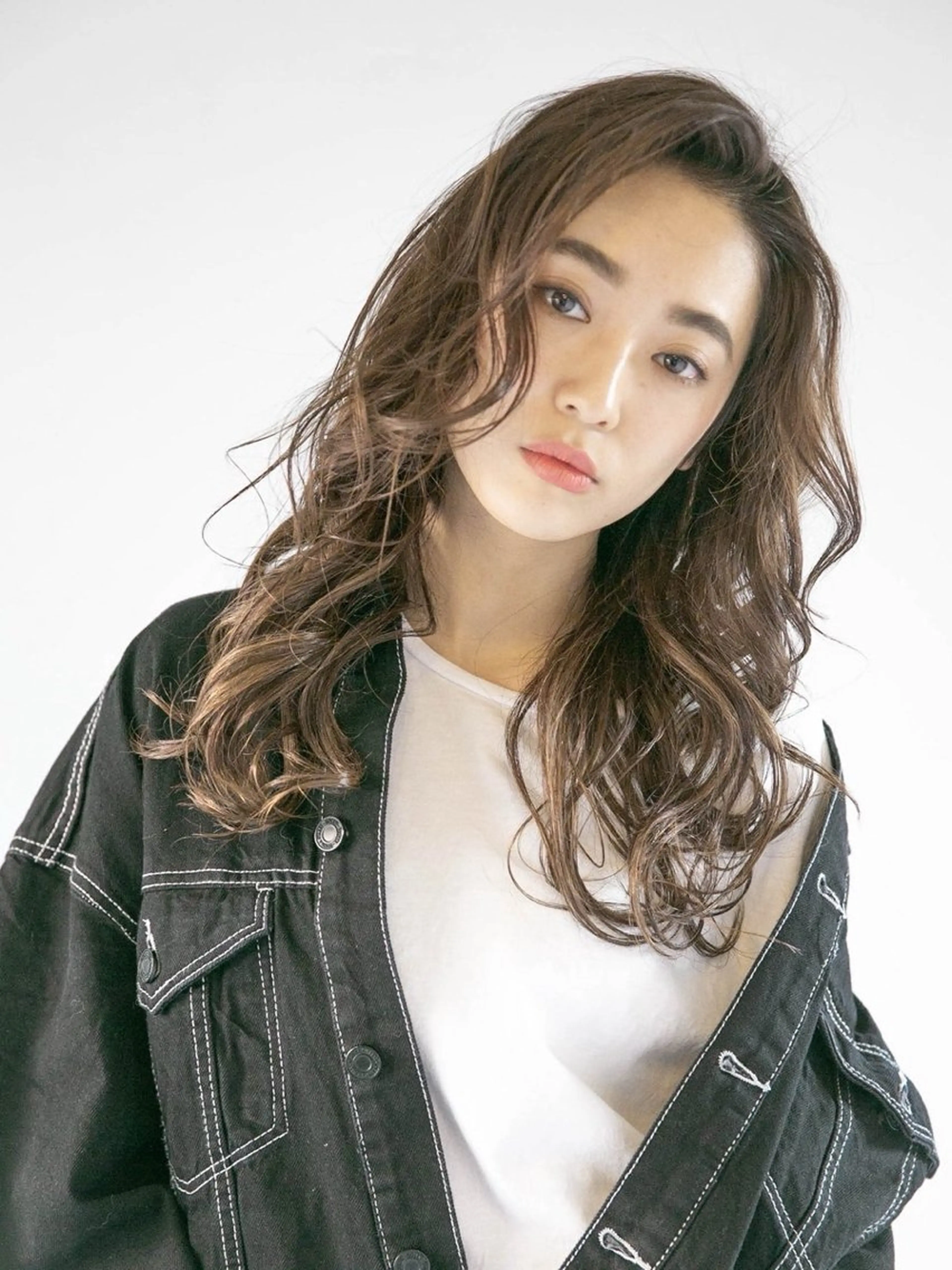 カラー 井上 優那のヘアスタイル