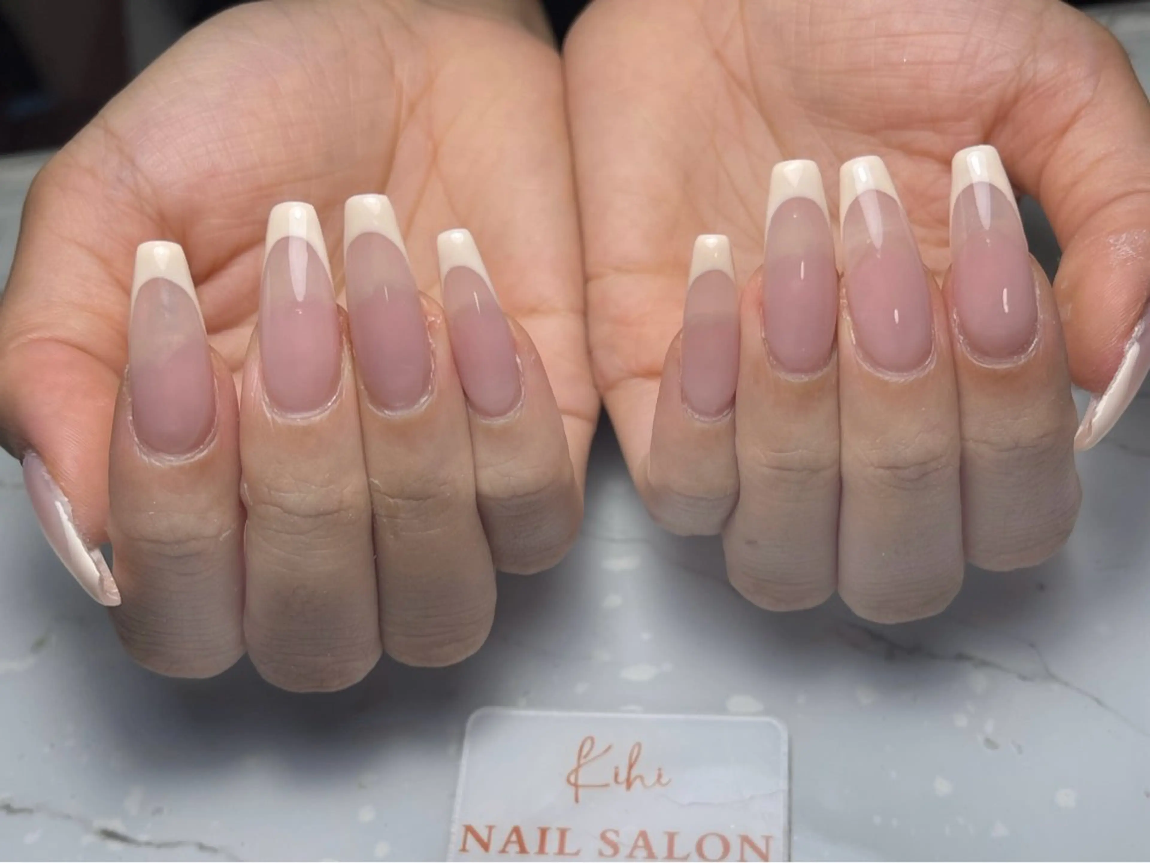 ネイル アートネイル フレンチネイル ジェルネイル グラデーション 韓国ネイル ハンドネイル 💕鈴木ユリ パラジェル/オフ無料のネイルデザイン