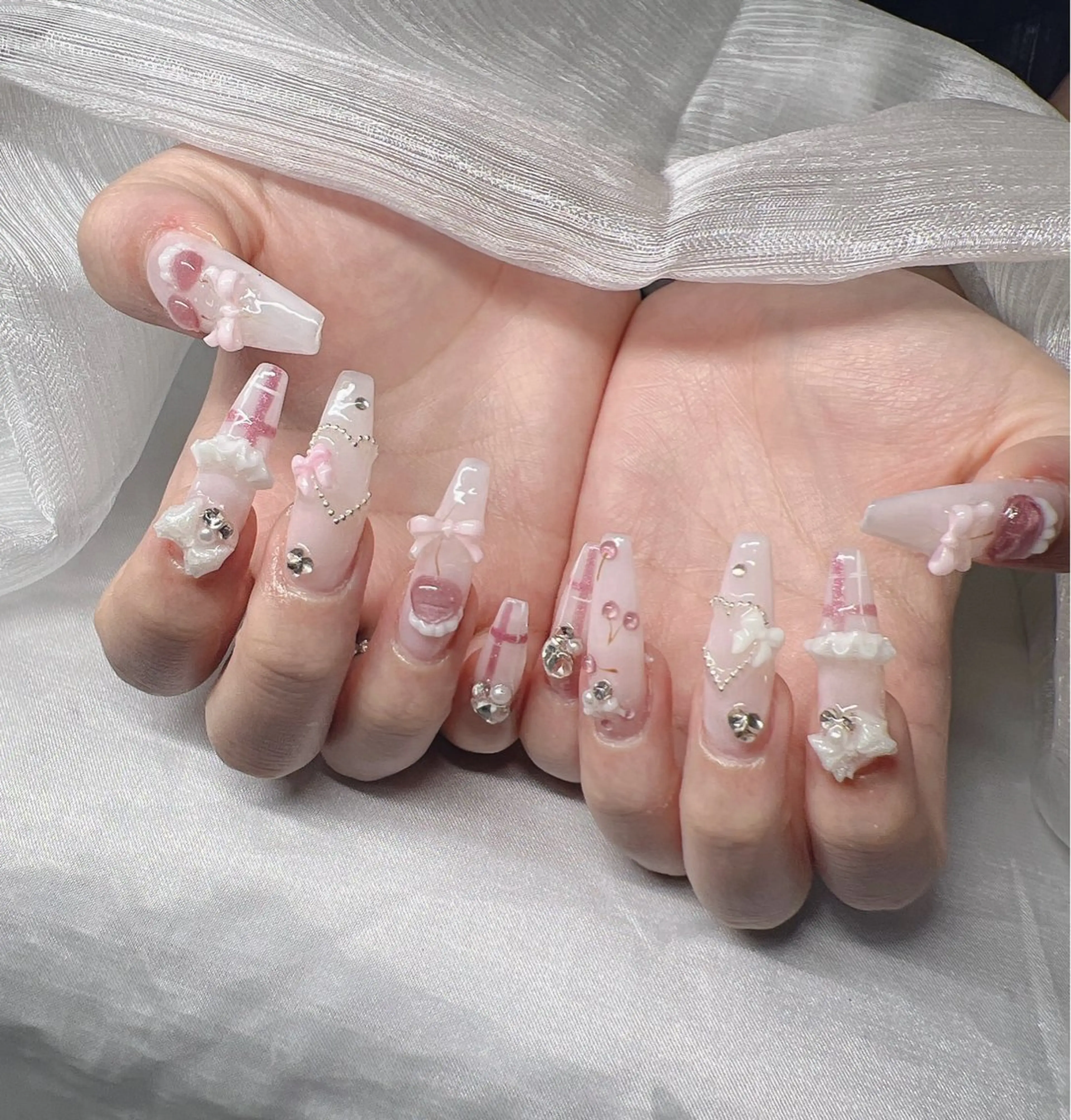 ネイル 長さ出し グラデーション 卒業式 キラキラネイル マグネットネイル ハンドネイル Lee Nailsのネイルデザイン