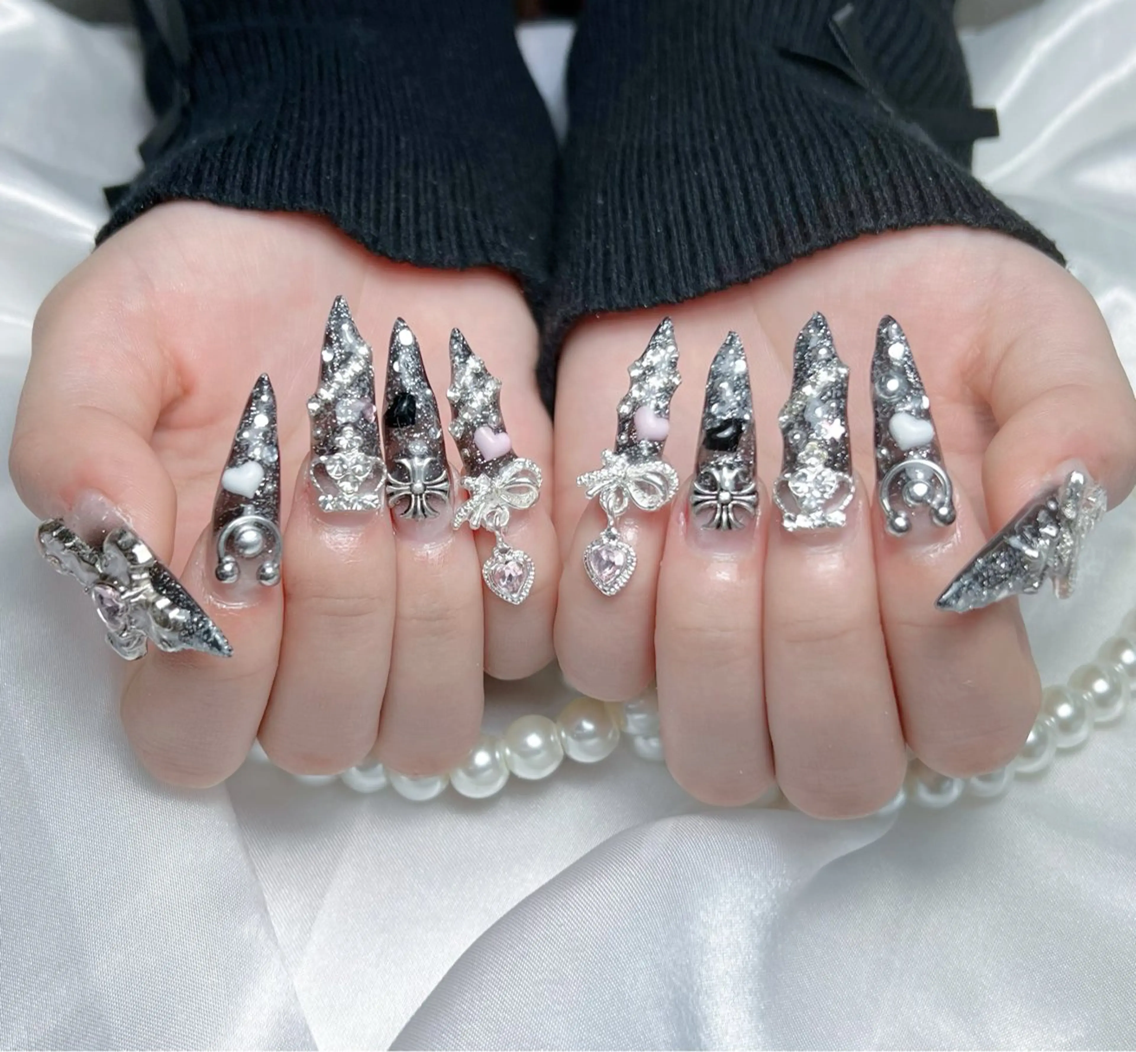 ネイル グリーン キラキラネイル ラメ(グリッター) ニュアンスネイル 赤色 ハンドネイル ハンドケア ぱん ちゃんのネイルデザイン