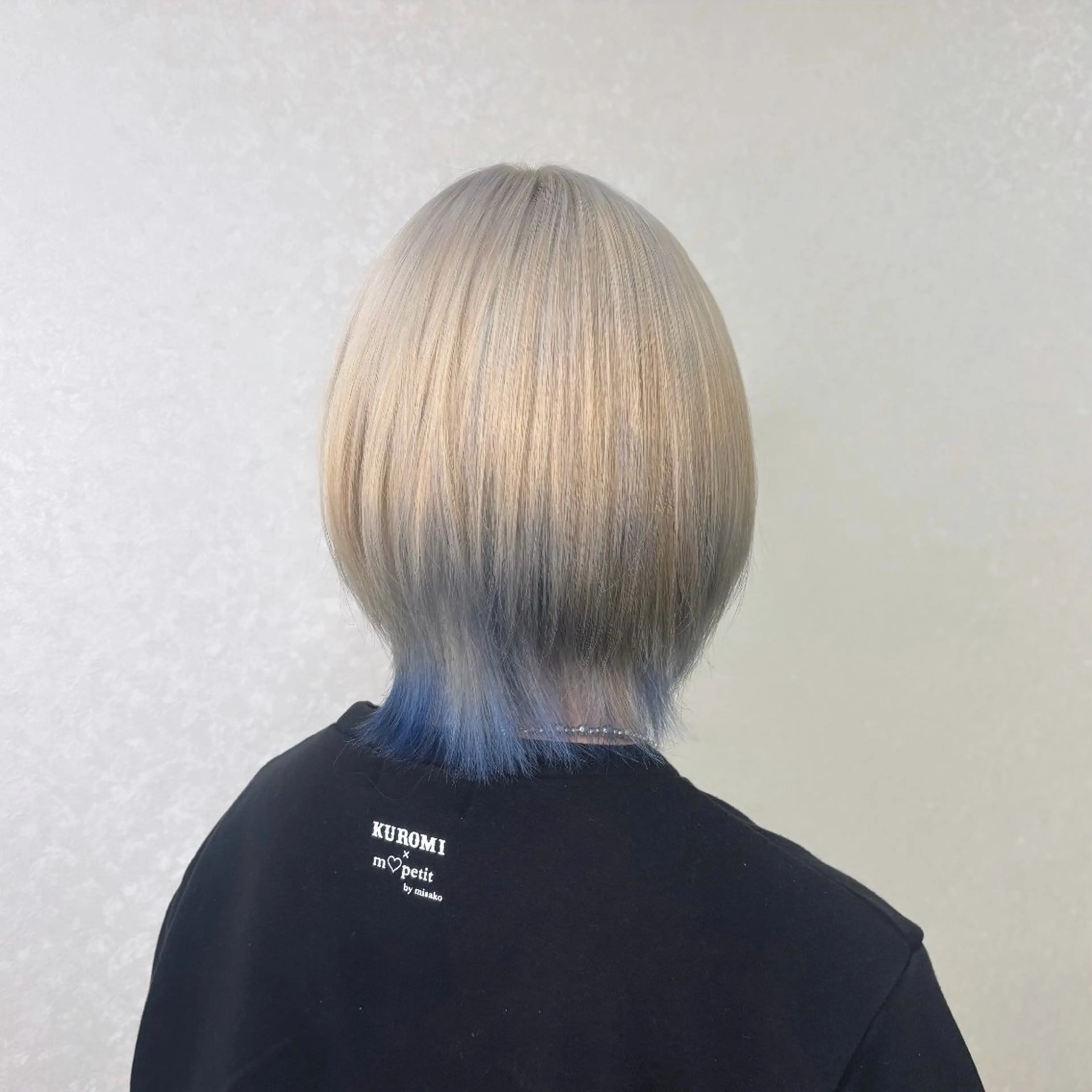 ショート カラー ブリーチ ヘアカラー ハルミヘアリゾート所属・ハルミヘアリゾート 蒼唯のヘアスタイル