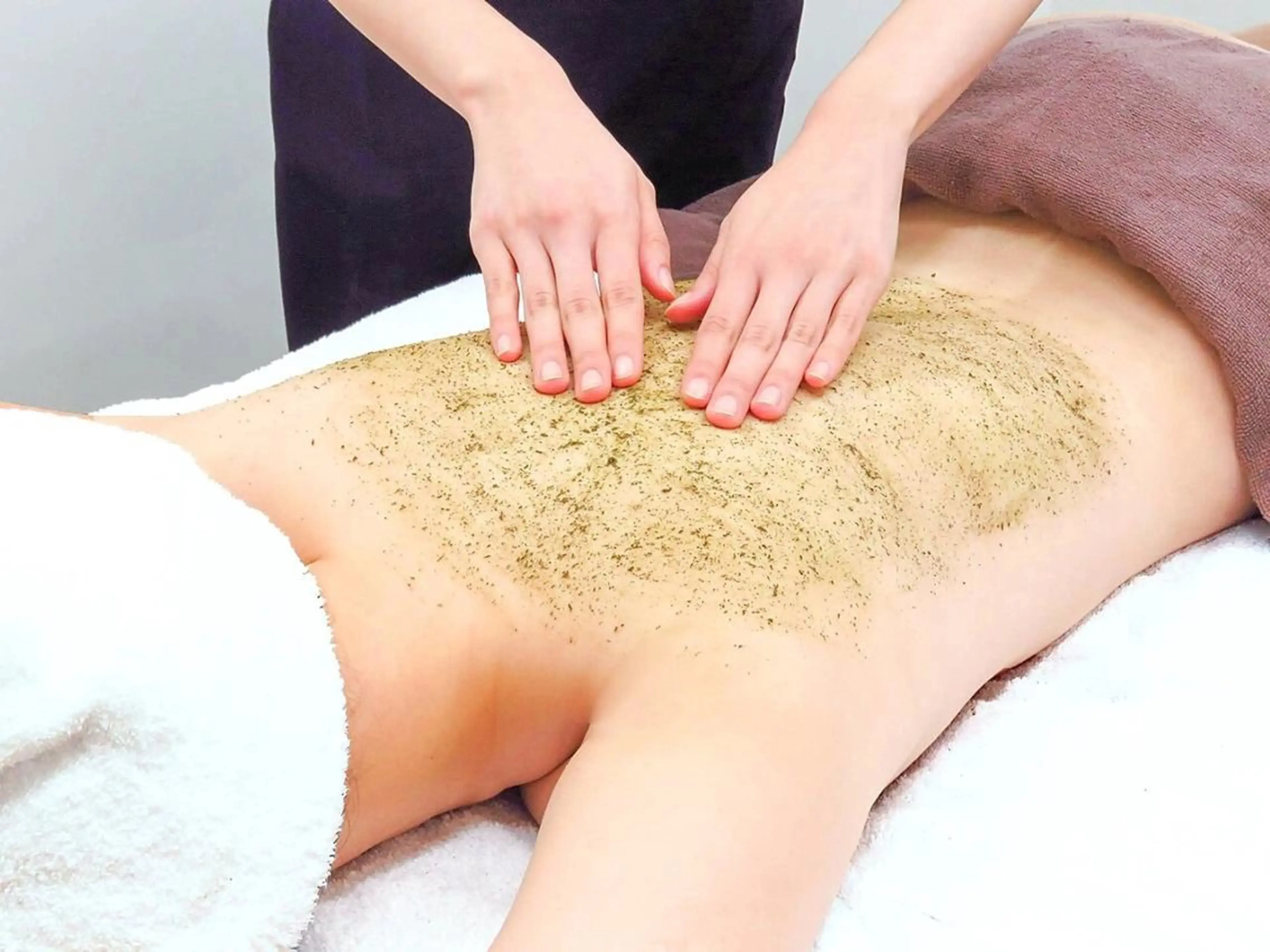 BODY REVIハーブピーリング🌿  背中orヒップの写真