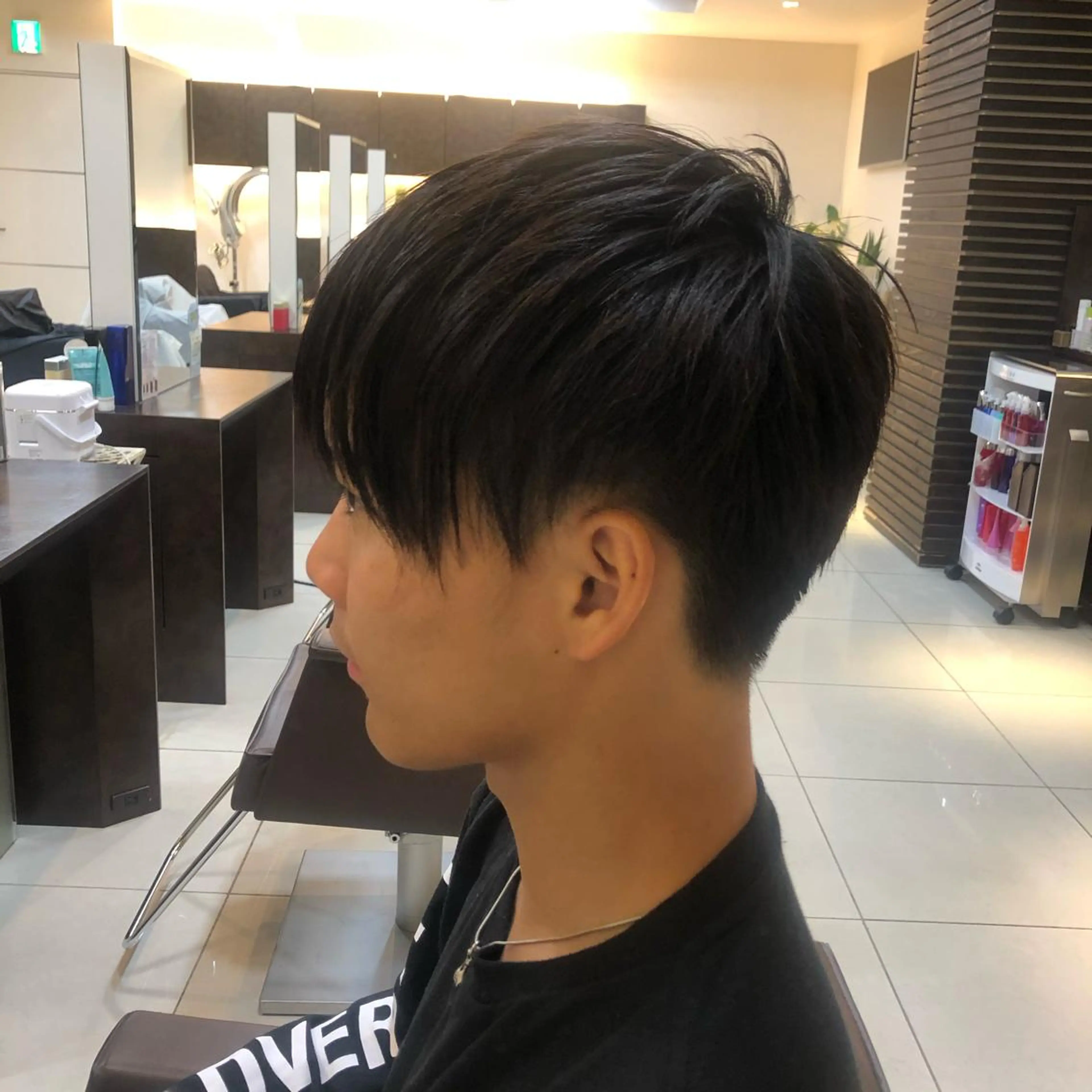 メンズ マッシュ 🩵盛れる韓国ヘア 🩵うるつやカラーのヘアスタイル