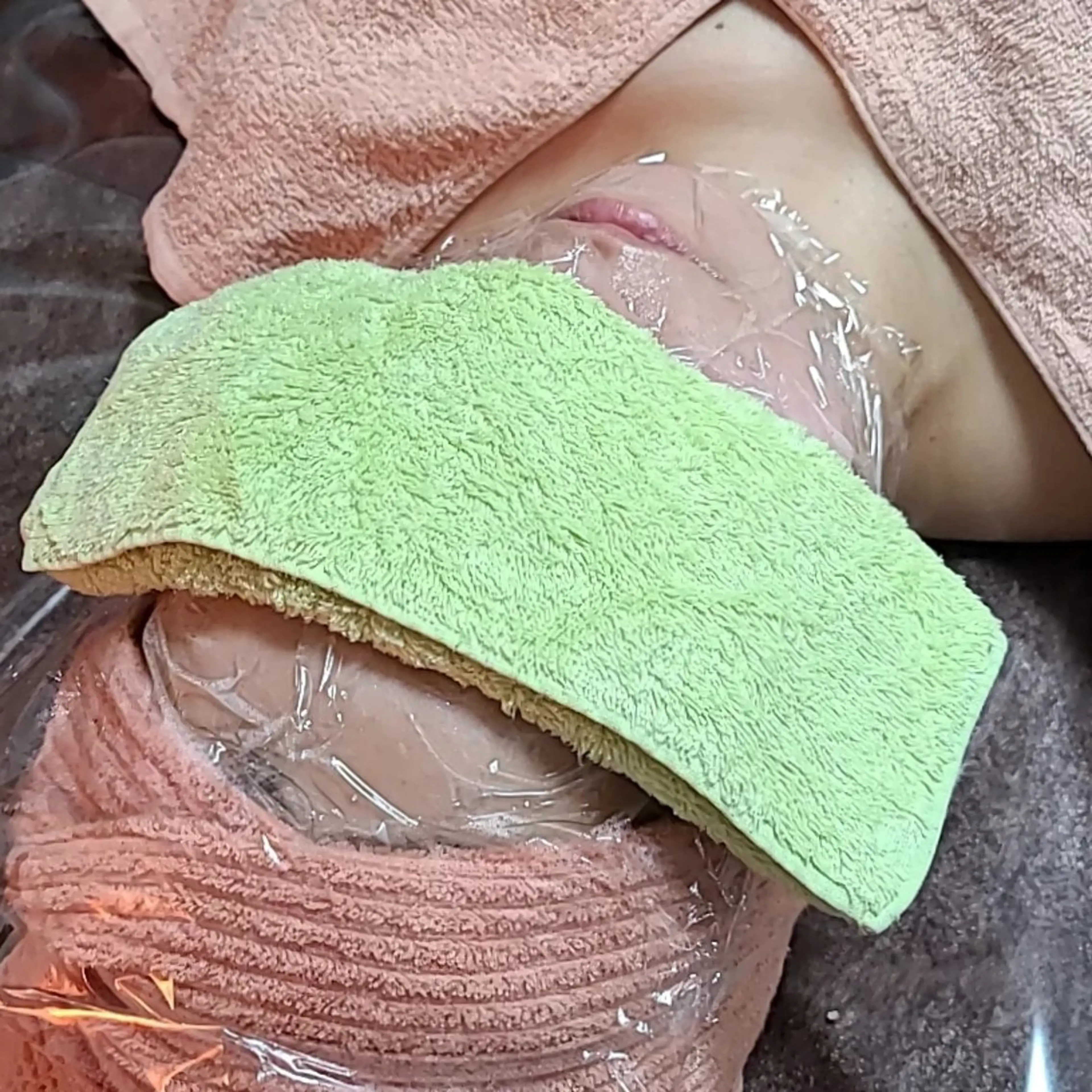 エステ 顔ツボ整顔セラピスト 三根百恵のエステ・リラクイメージ