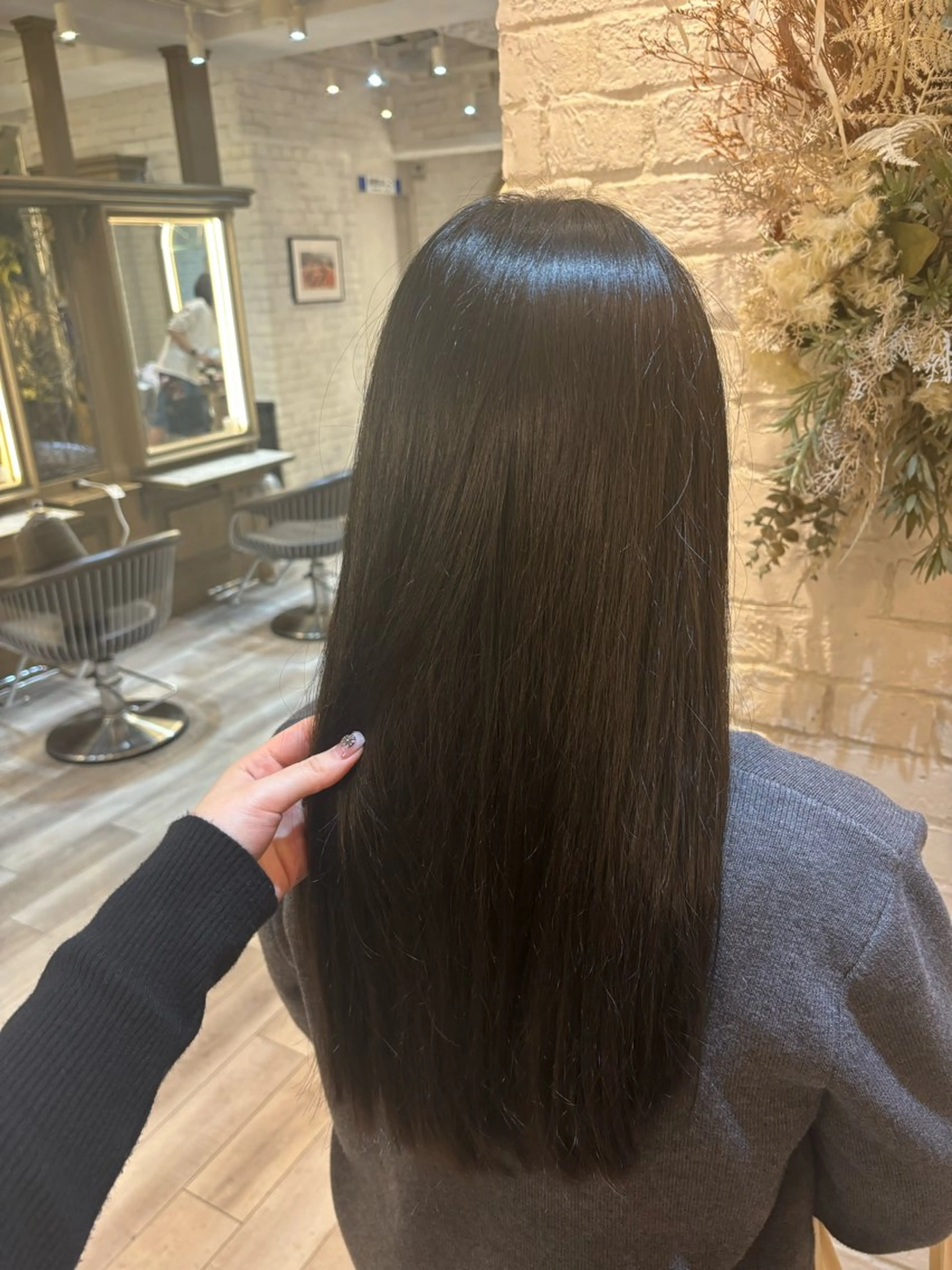 ロング カラー ヘアカラー Sena 🩶 cloe 新宿のヘアスタイル