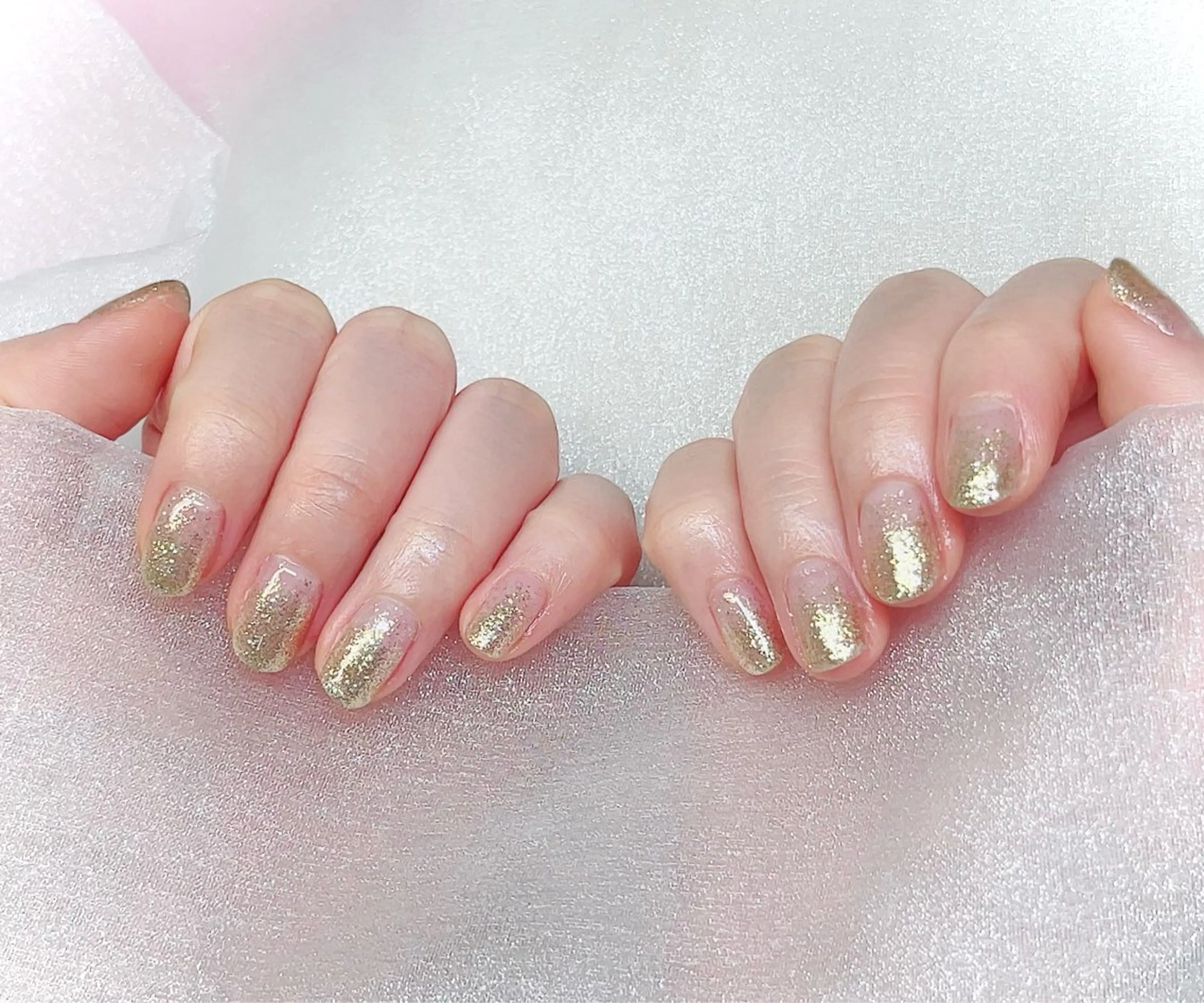 ネイル ゴールド ラメ(グリッター) ラメグラデーション ハンドネイル Amoureuse RiRiのネイルデザイン
