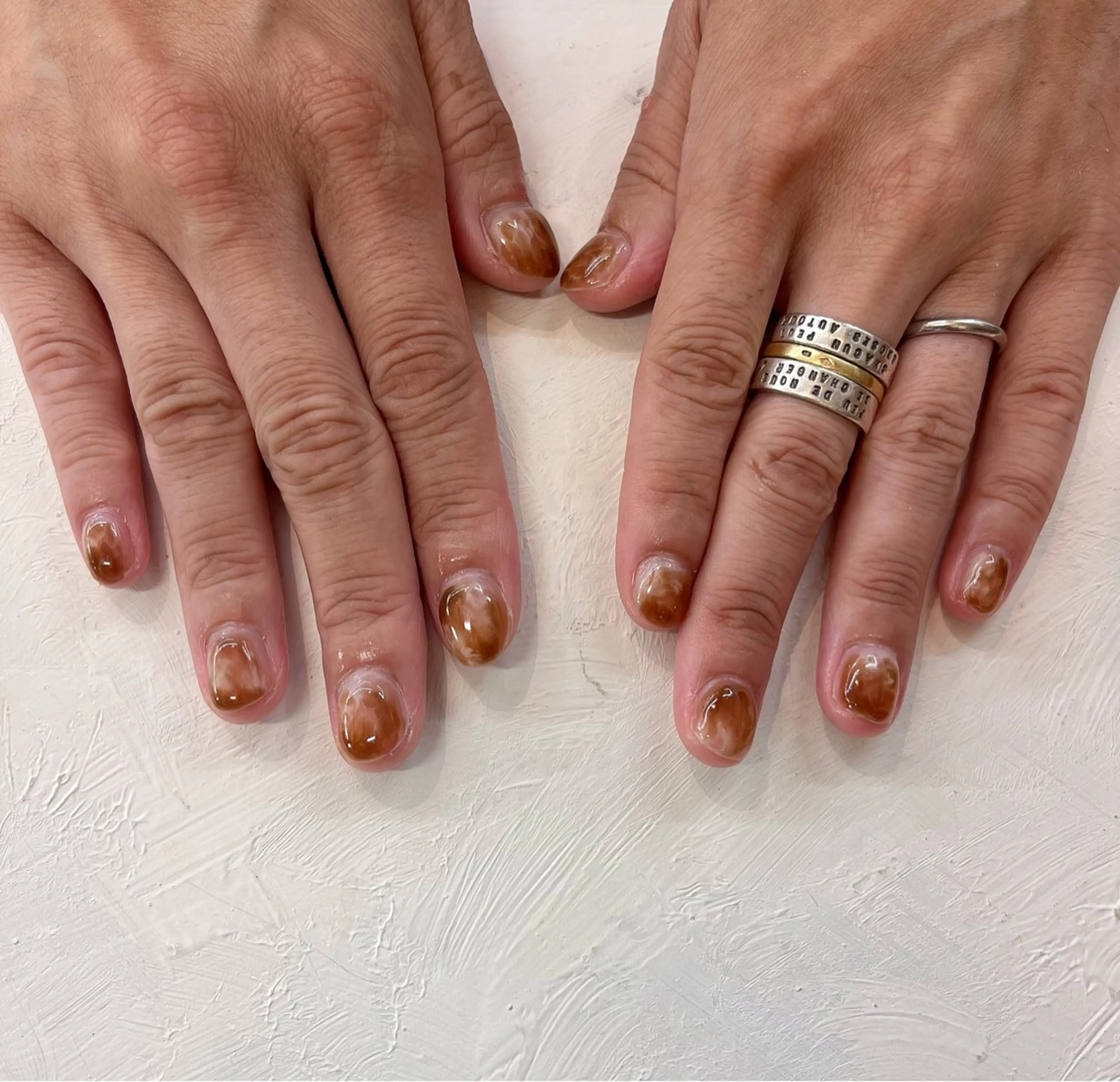 ネイル べっ甲ネイル ハンドネイル ハンドケア 羽兼 楓夏のマツエク・マツパデザイン