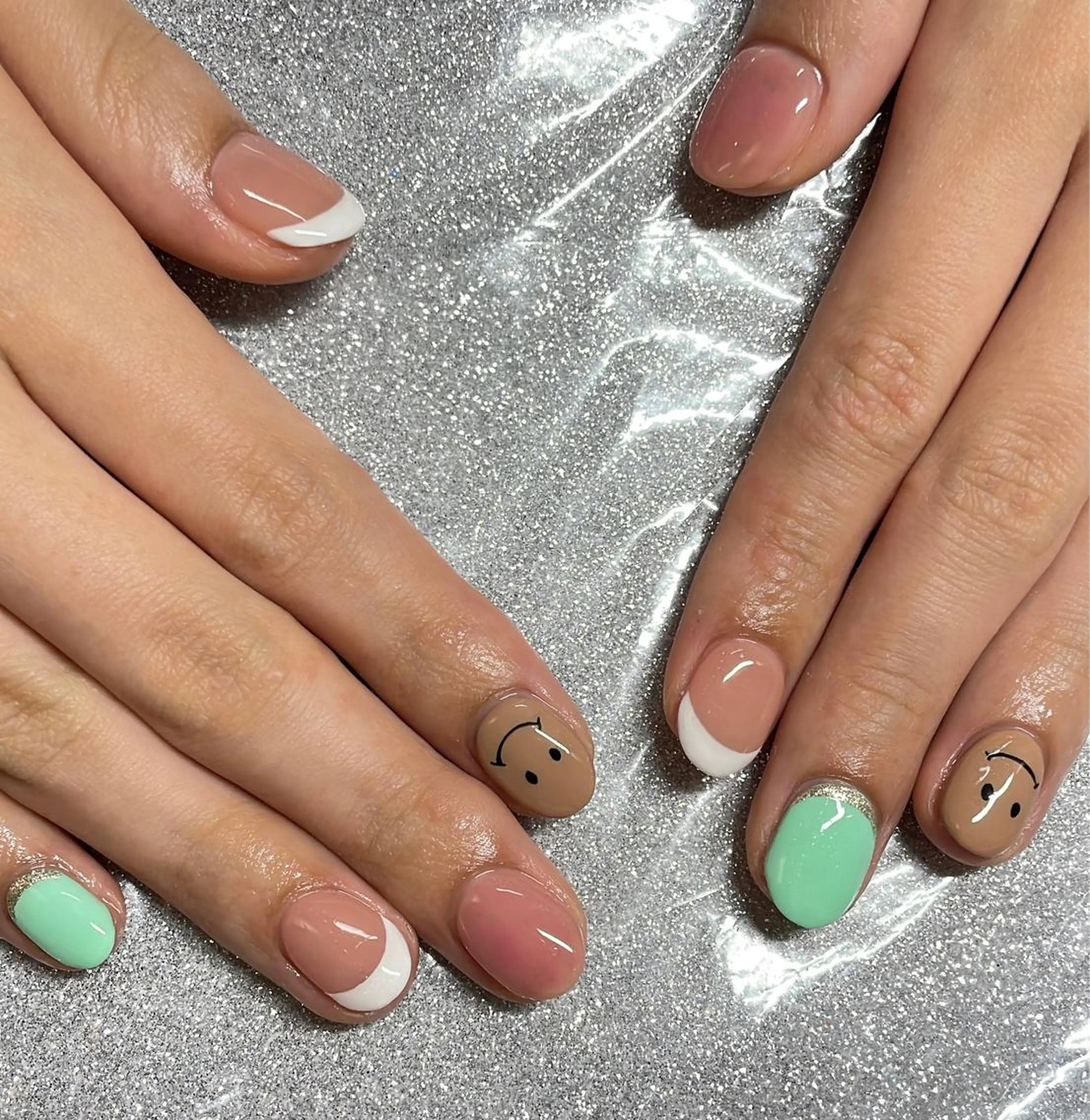 ネイル ハンドネイル VIERU 🌈🎀💖のネイルデザイン