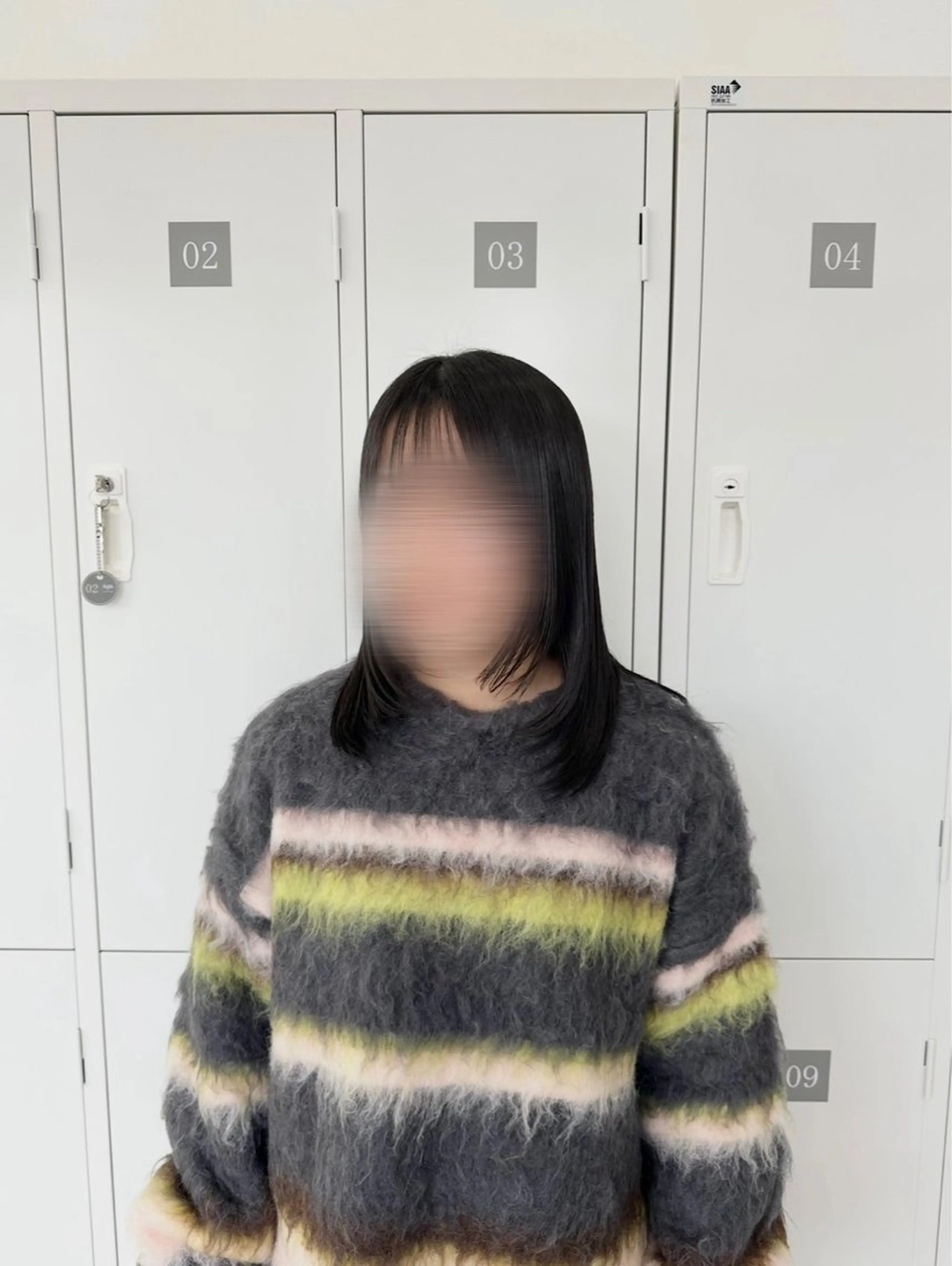 ミディアム レイヤーカット 相田 絢音のヘアスタイル