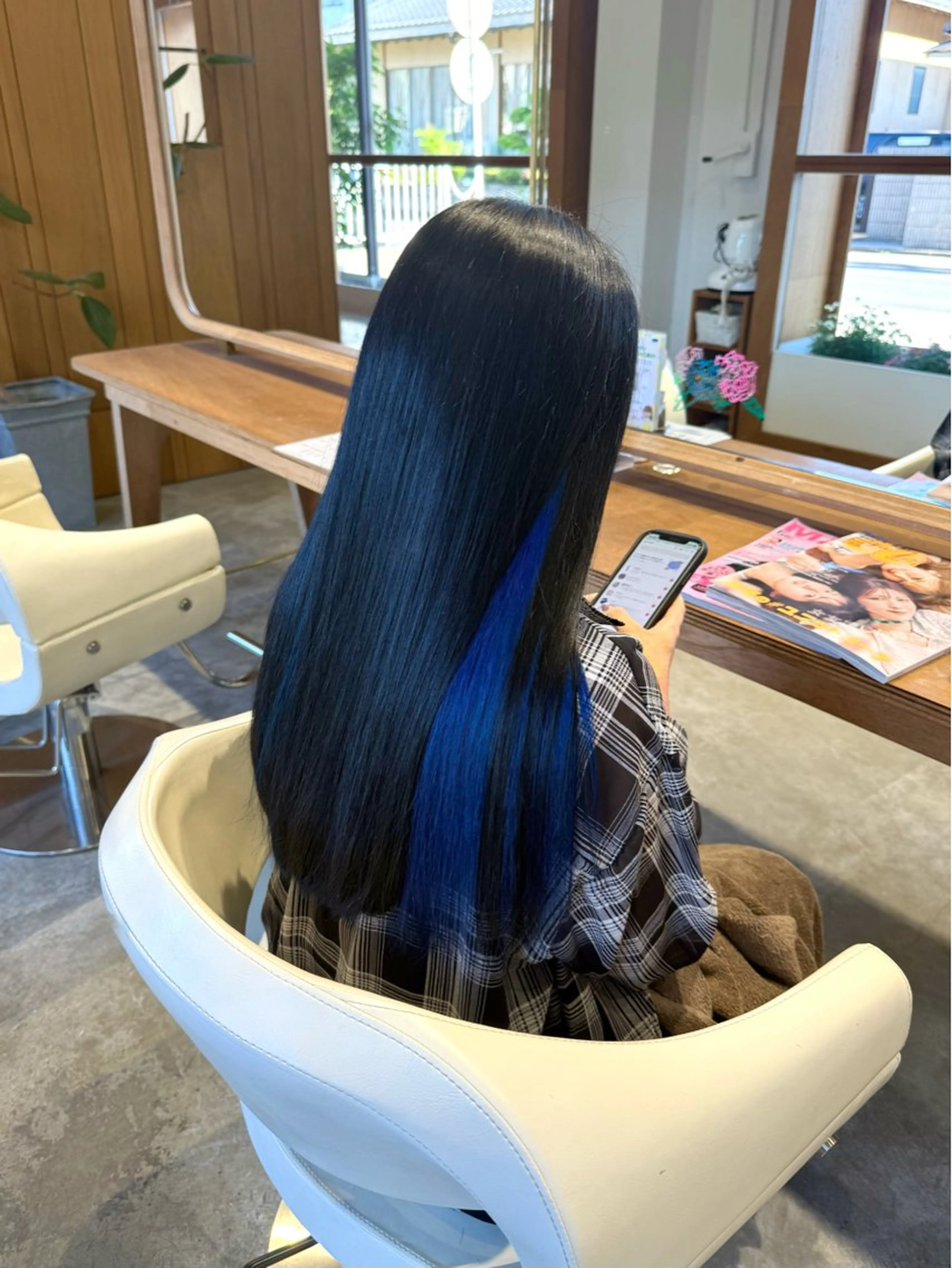 ロング カラー 黒髪 ブルーカラー ブルーブラック カット ヘアカラー フラム所属・WATANABE MISAKIのヘアスタイル