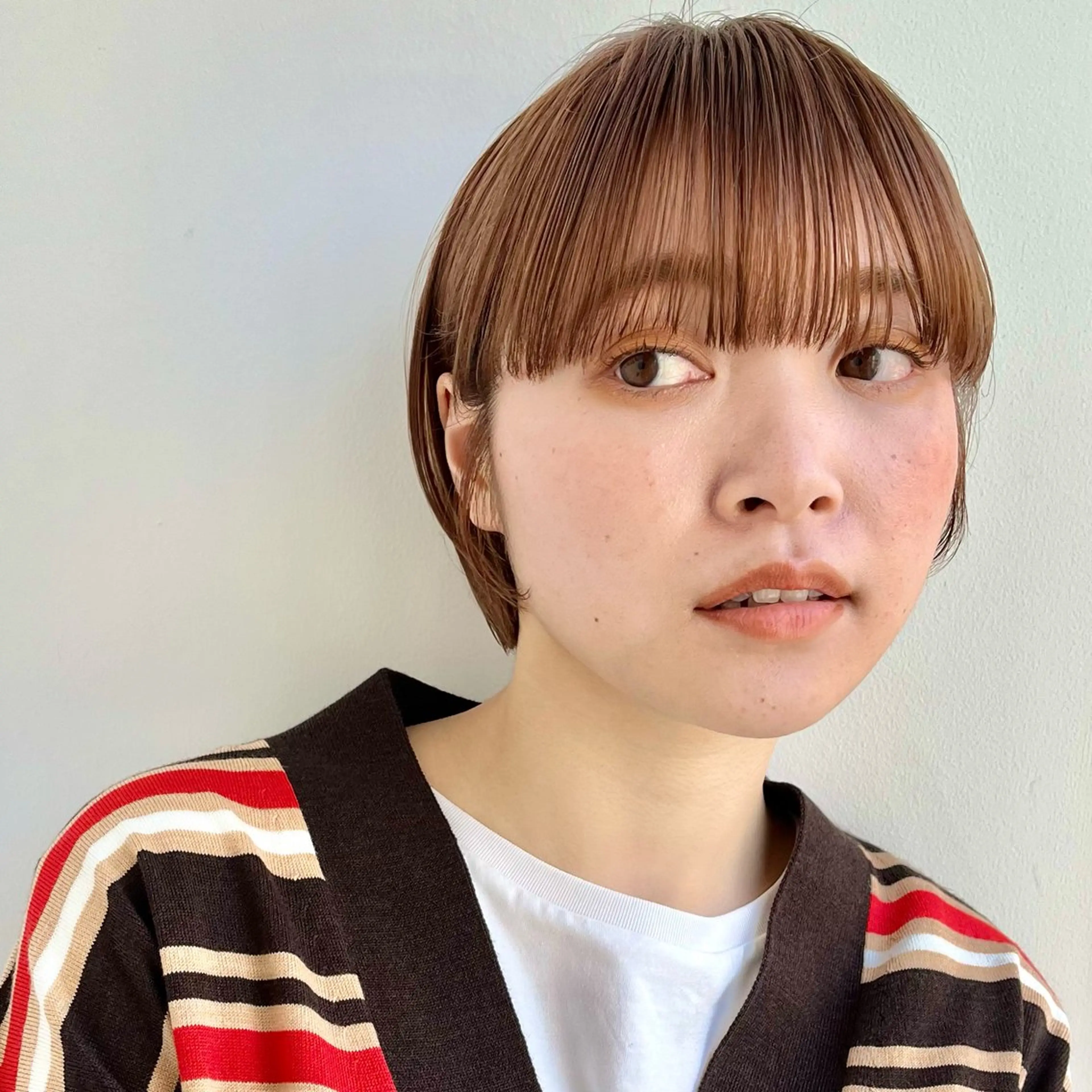 ショート ショートボブ ボブ ショートヘア あやめ【顔まわり/レ イヤー/柔らかカラ】のヘアスタイル