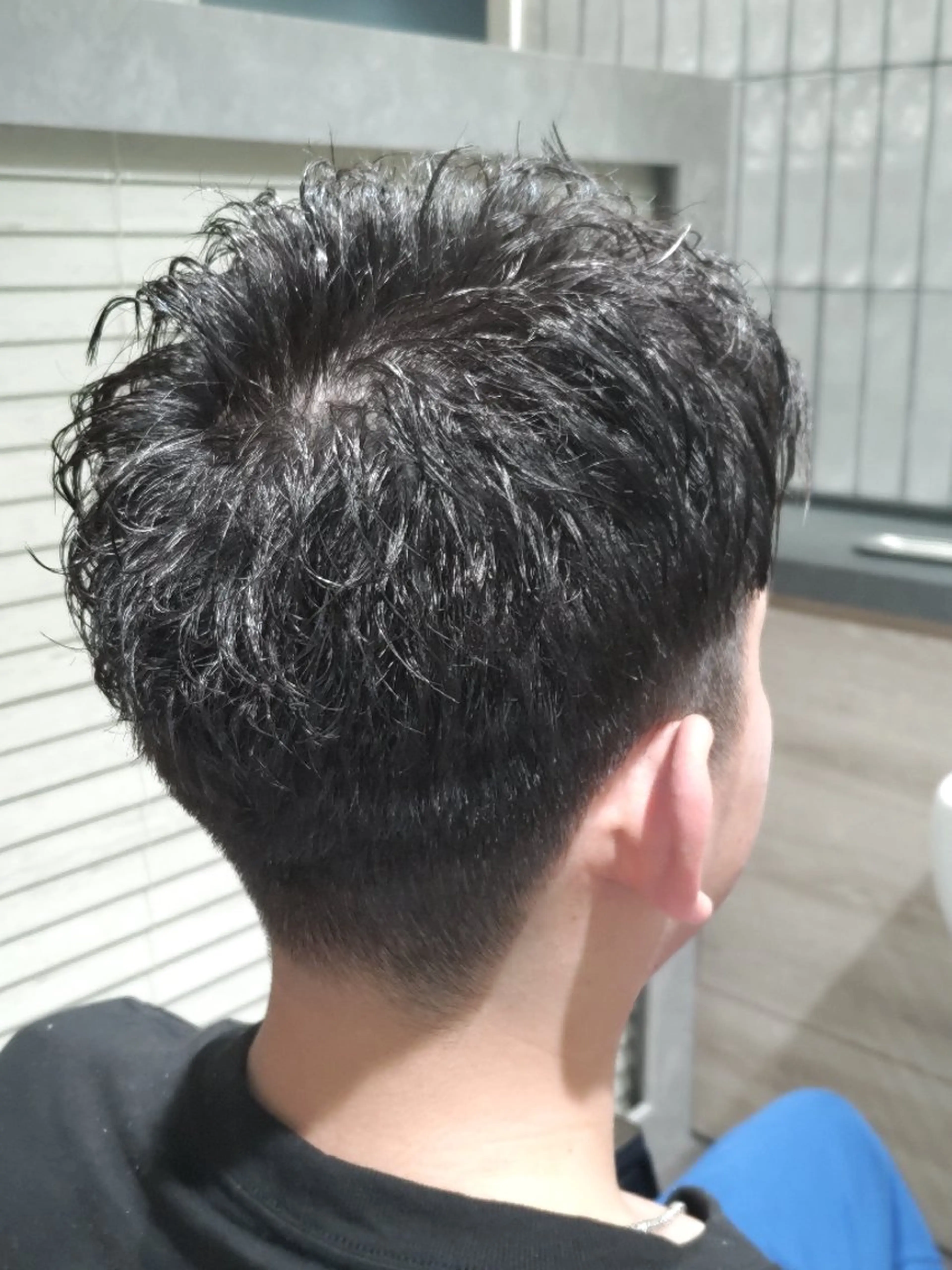 ショート メンズ パーマ ビジネス センターパート フェードカット メンズパーマ メンズツイストパーマ HAIR&GROOMING　YOSHIZAWA Inc. BANDAI所属・💈多賀 裕史💈のヘアスタイル