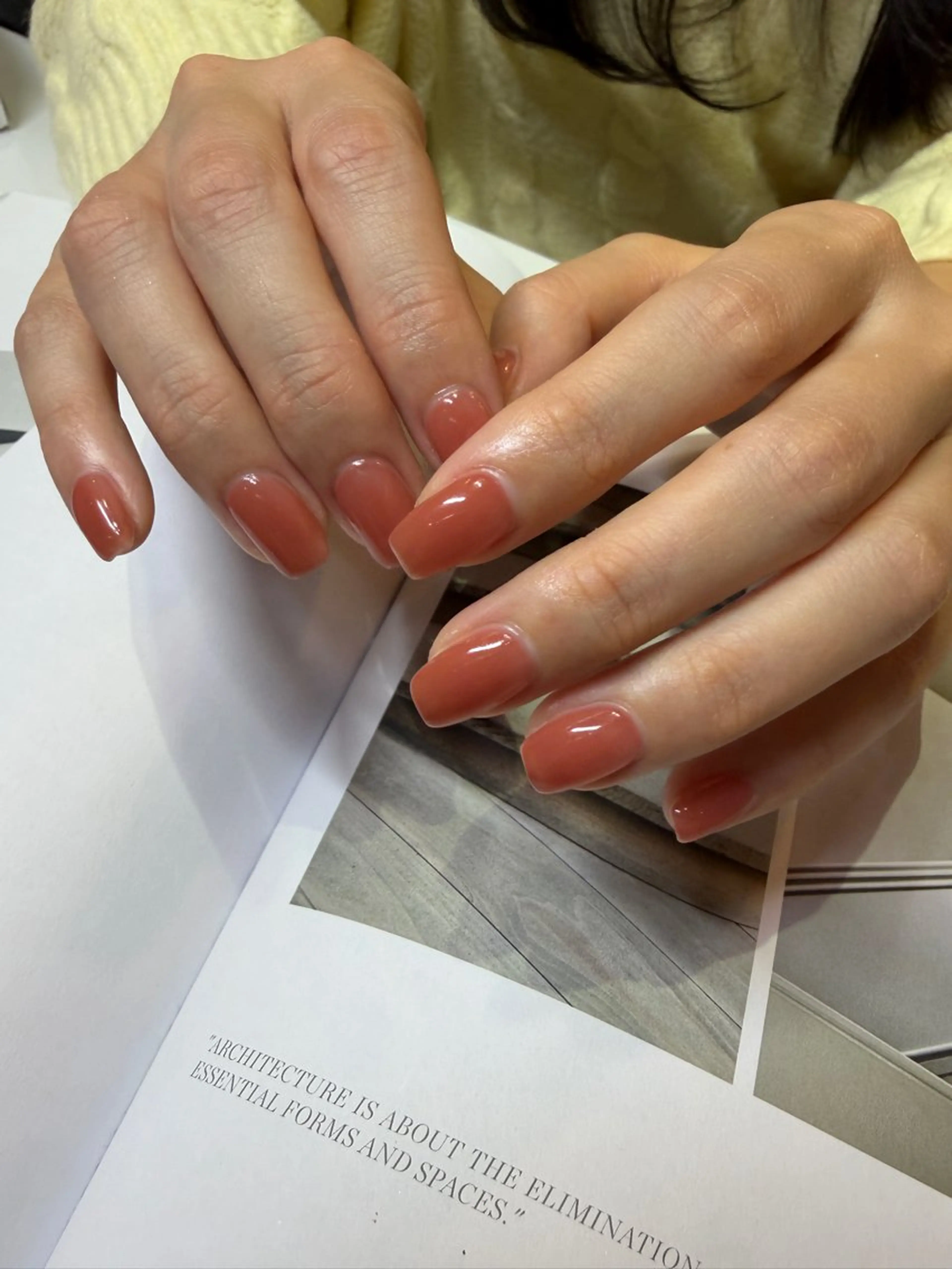 ネイル anyora nail salon所属・大人ワンホン キラキラ／Ayanoのネイルデザイン