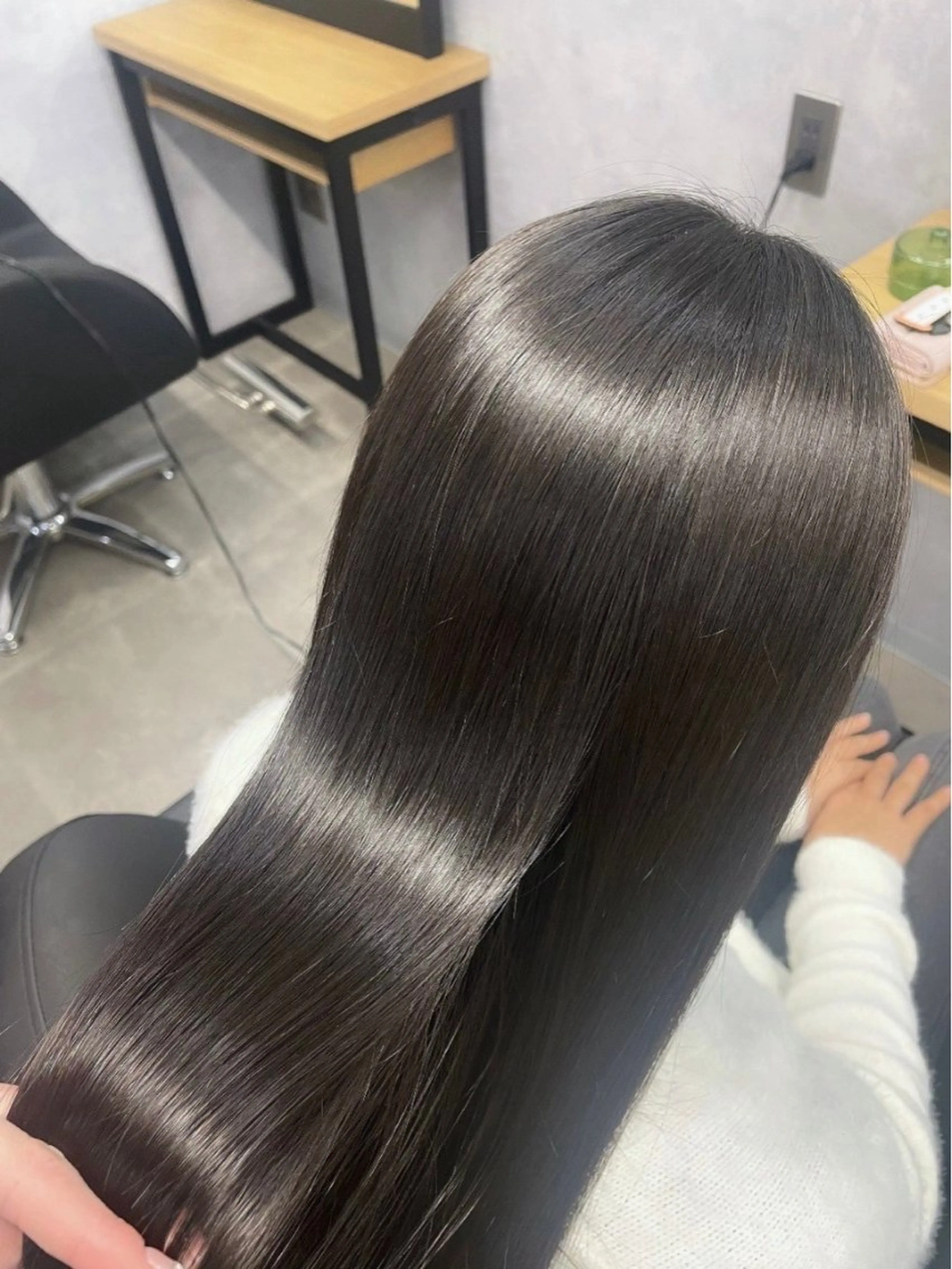 ロング カット ヘアカラー トリートメント 沖丸 凌太のヘアスタイル