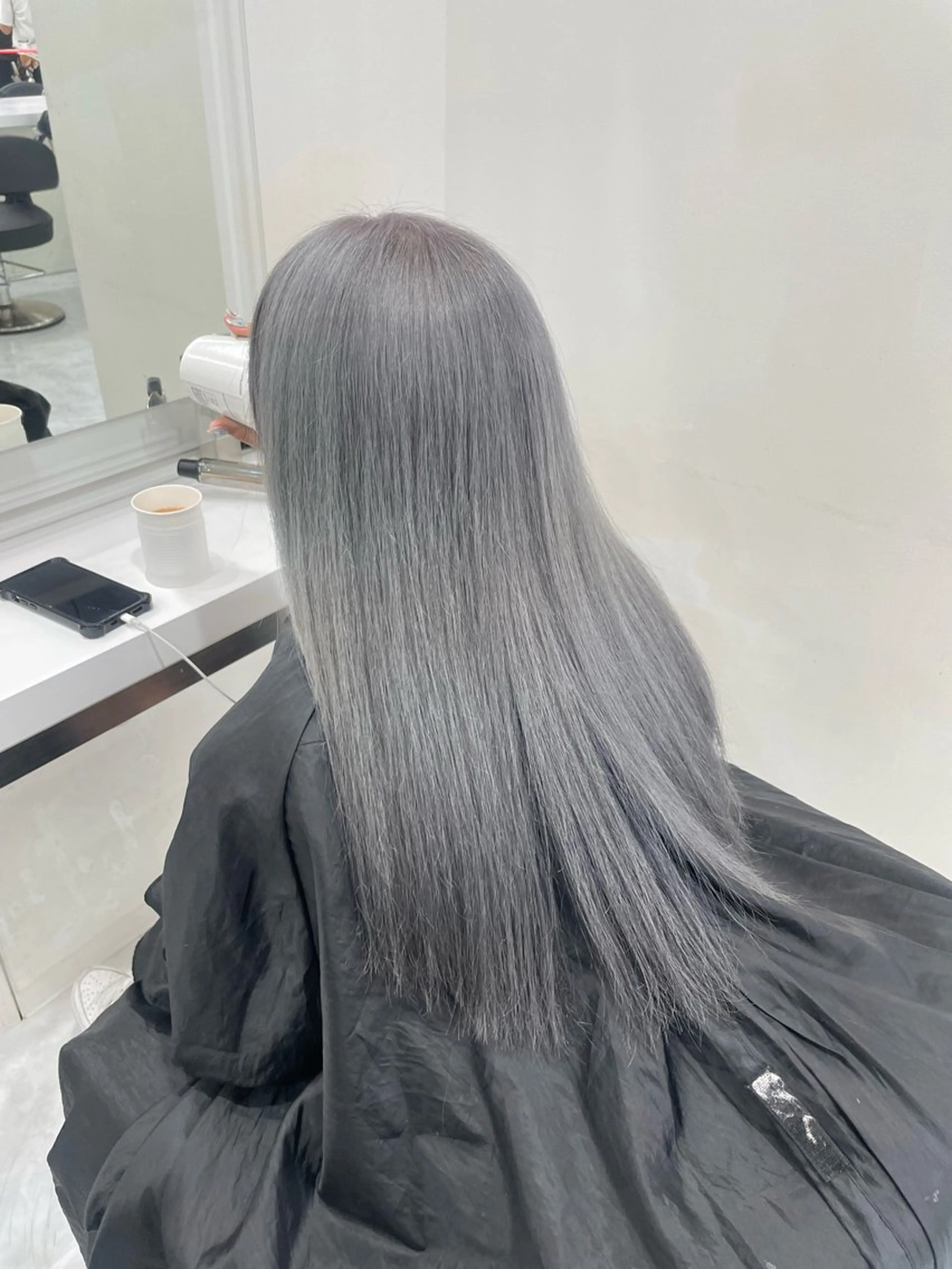 ロング カラー ブルーカラー シルバー ブリーチなし🌼トレ ンド🌼似合わせのヘアスタイル