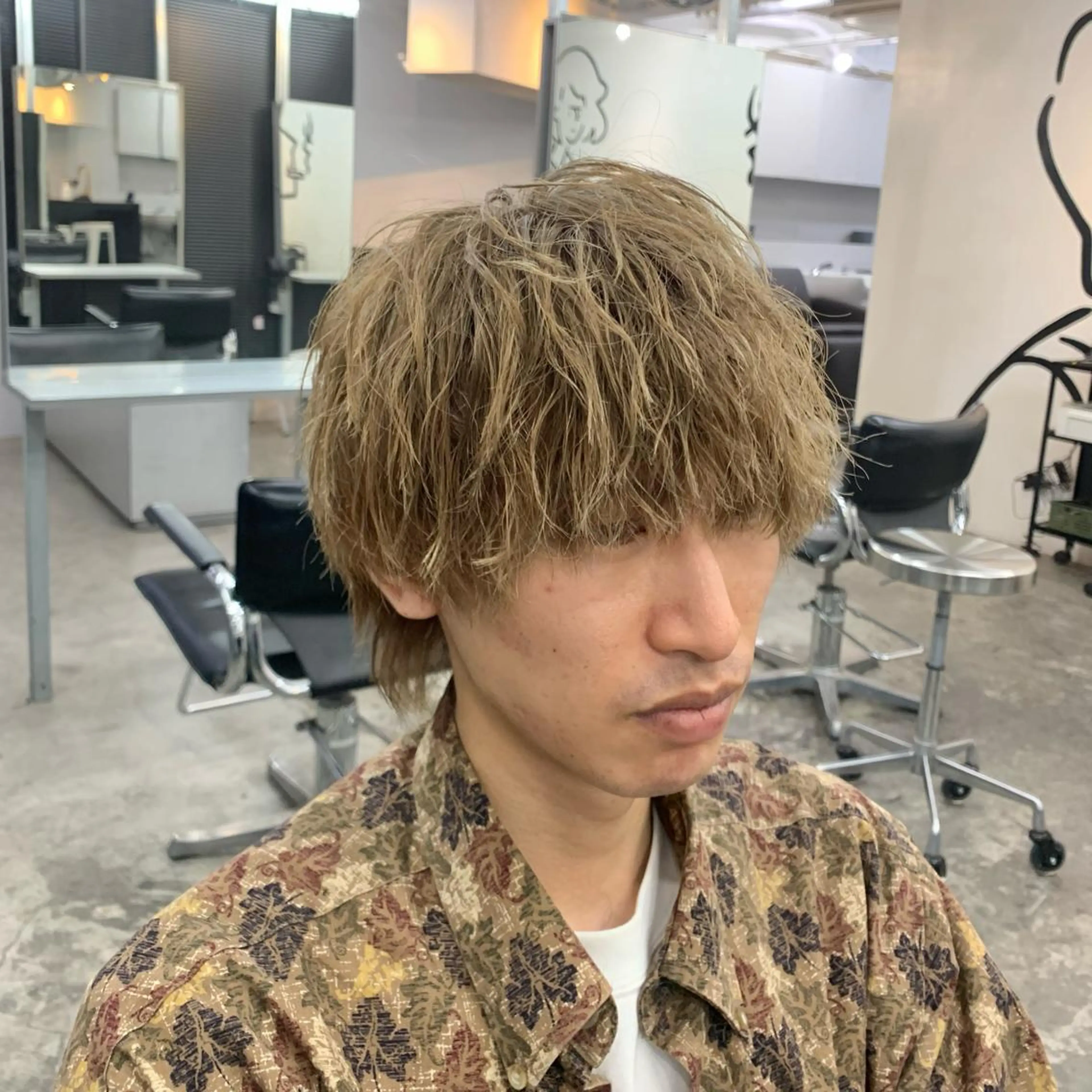 ショート カラー メンズ ベージュカラー グラデーションカラー カット ヘアカラー メンズ特化美容師/ 藤戸 椋のヘアスタイル