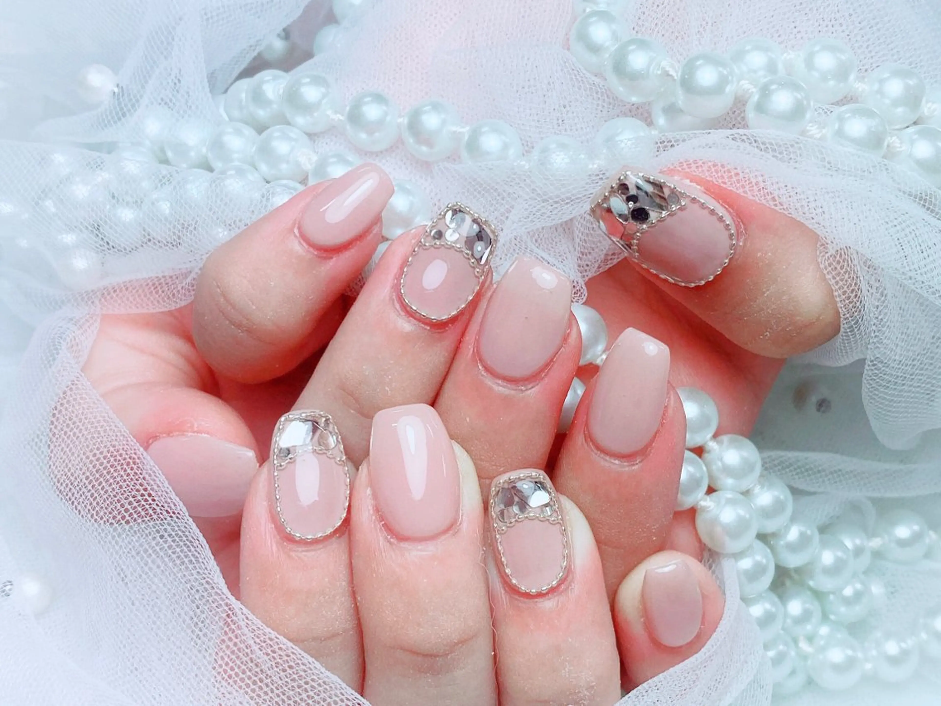 ネイル オーロラネイル チークネイル 長さ出し フットネイル フレンチネイル ハンドネイル ハンドケア lily nailのネイルデザイン