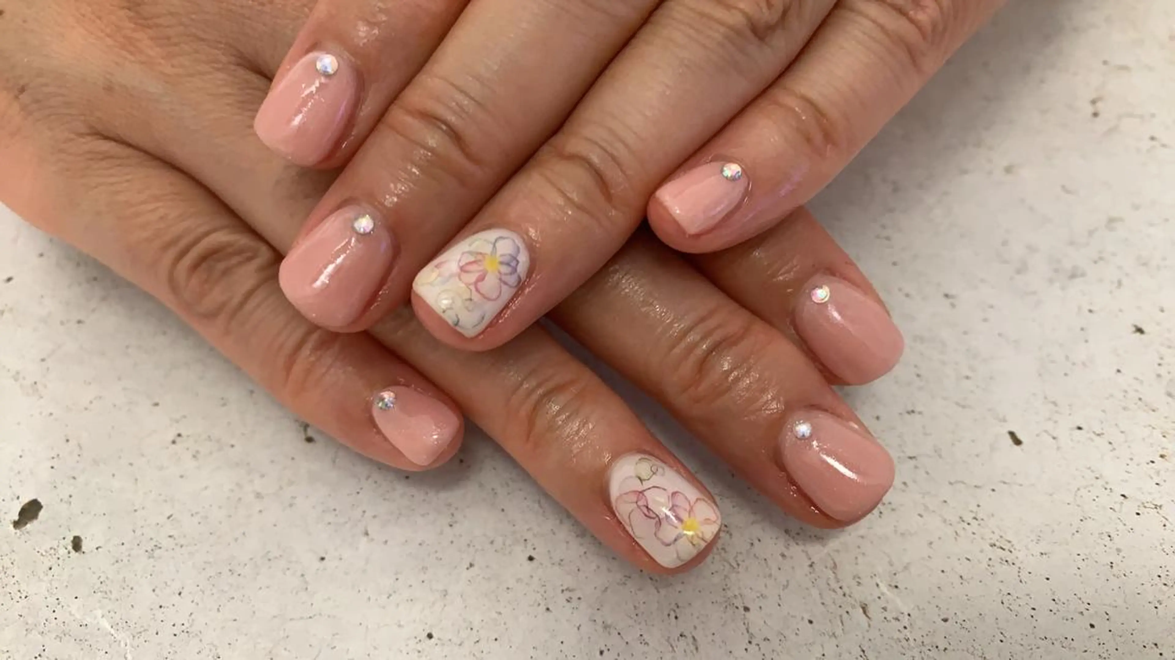 ネイル ストーンネイル nico.nico.mark NAIL所属・小林 梓のエステ・リラクイメージ