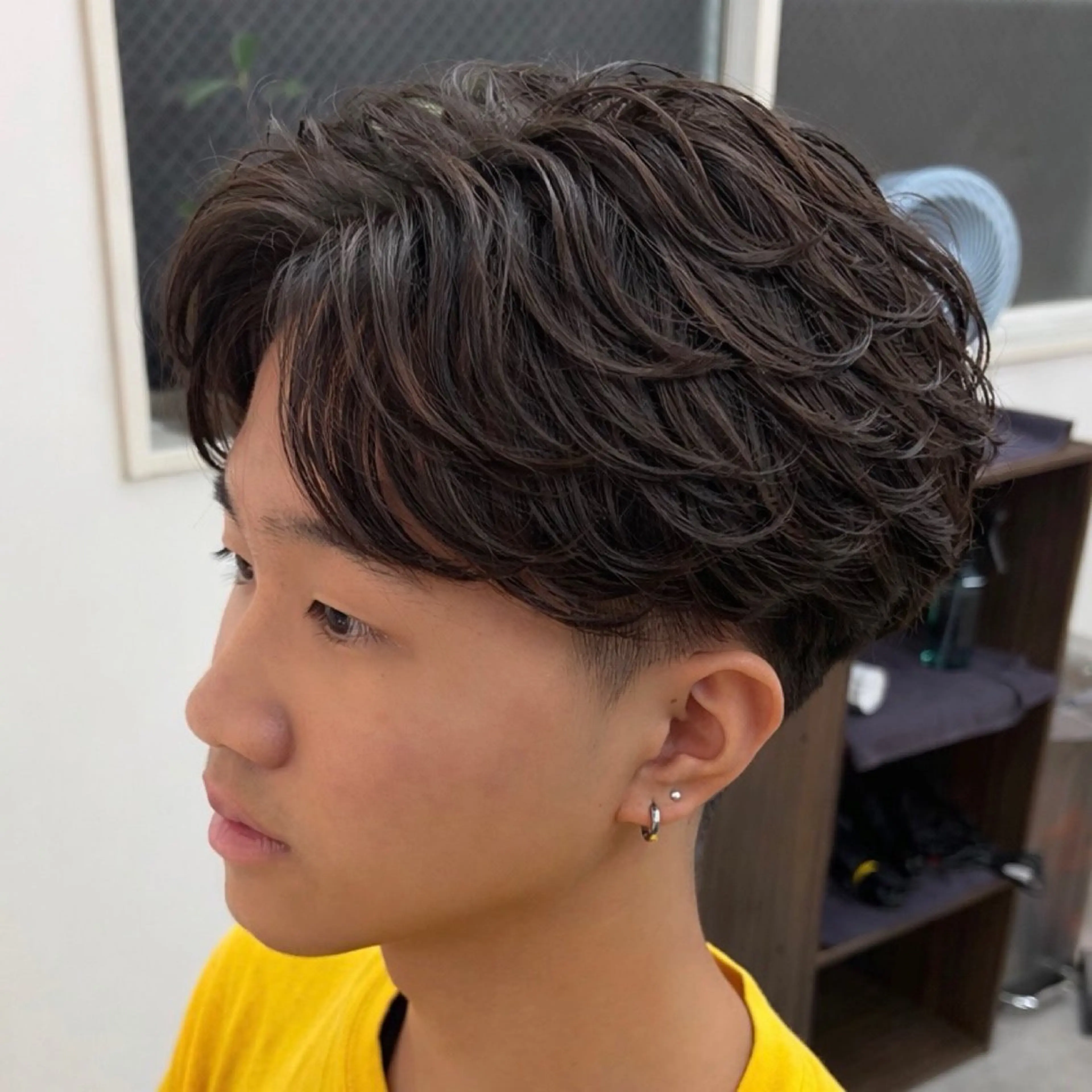 パーマ メンズ センターパート フェザーパーマ メンズパーマ カット パーマ 男の理想を叶える🔥 メンズパーマ特化｜関のヘアスタイル