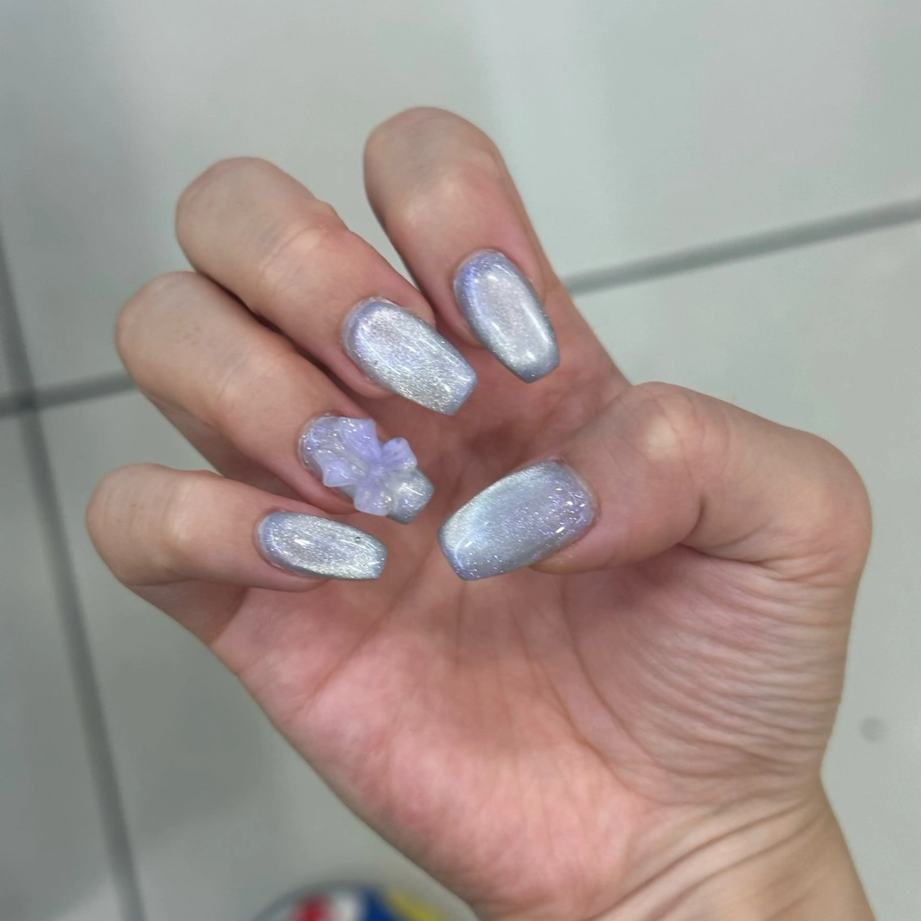 ネイル ブルー マグネットネイル リボン シンプルネイル nail&eye pang hinaのネイルデザイン