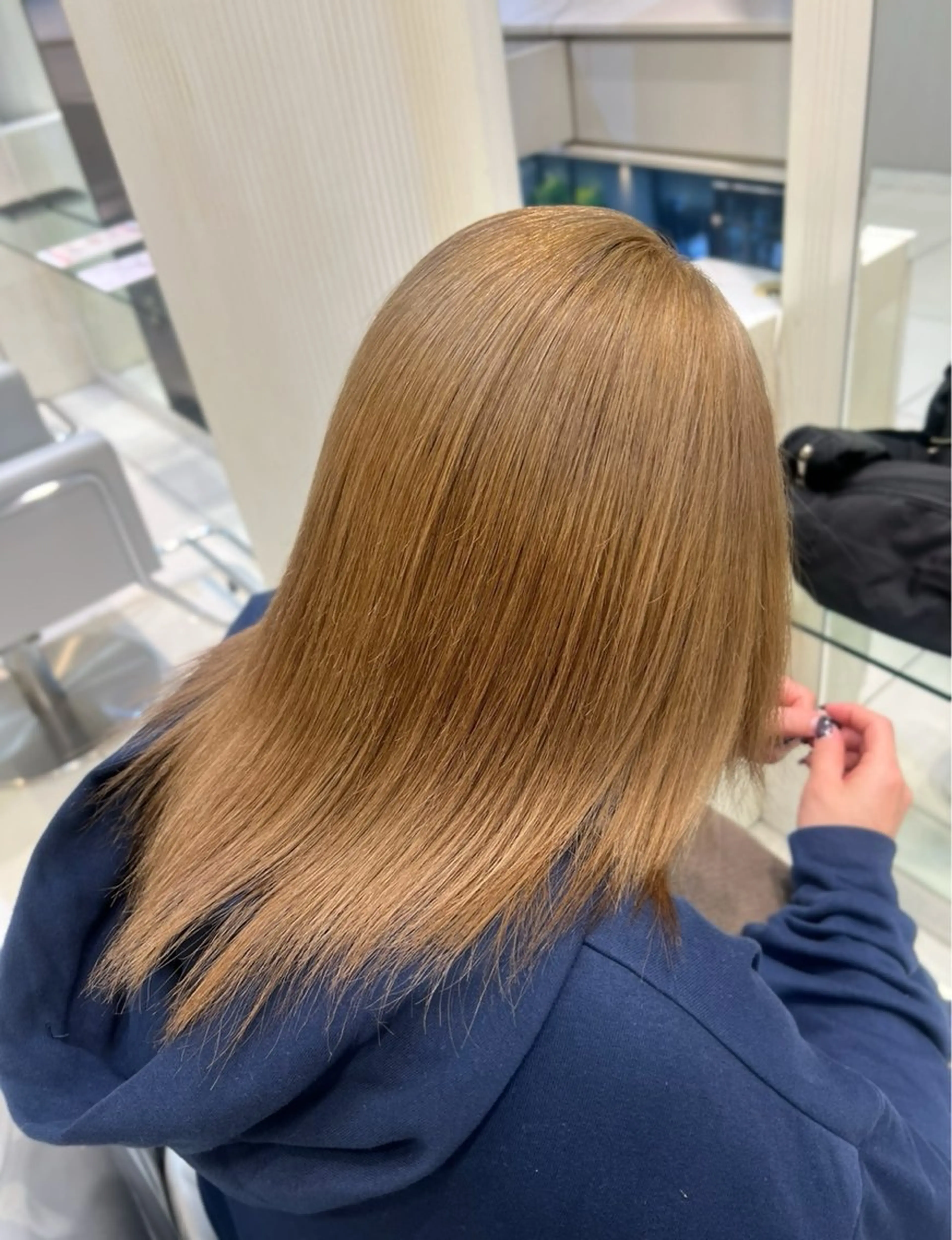 セミロング カラー ブリーチ Ash 銀座店所属・銀座/カラー 🎀momo🎀のヘアスタイル