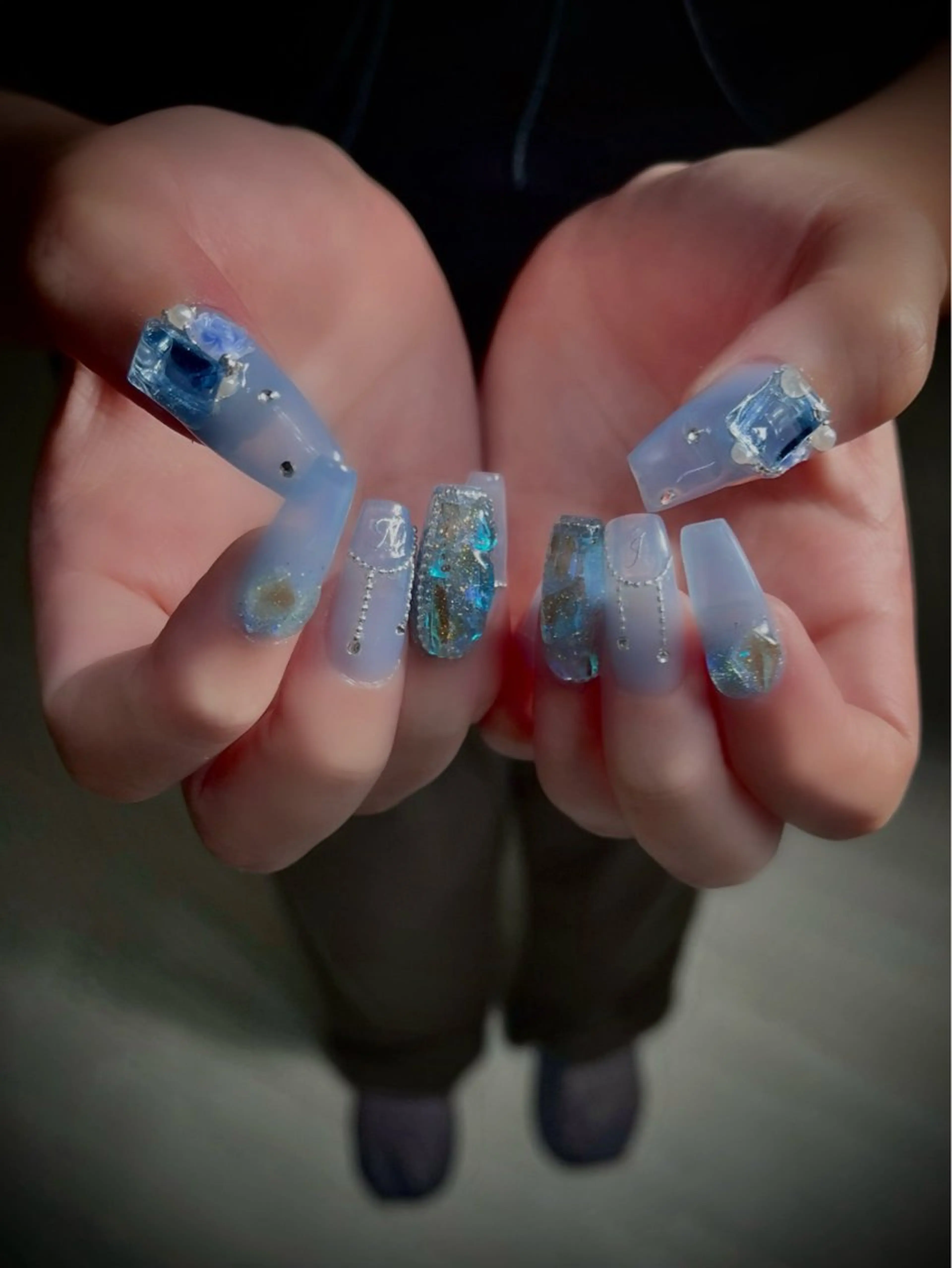 ネイル フットネイル キラキラネイル マグネットネイル ワンカラーネイル スカルプネイル nine.🦋 YUKOのネイルデザイン