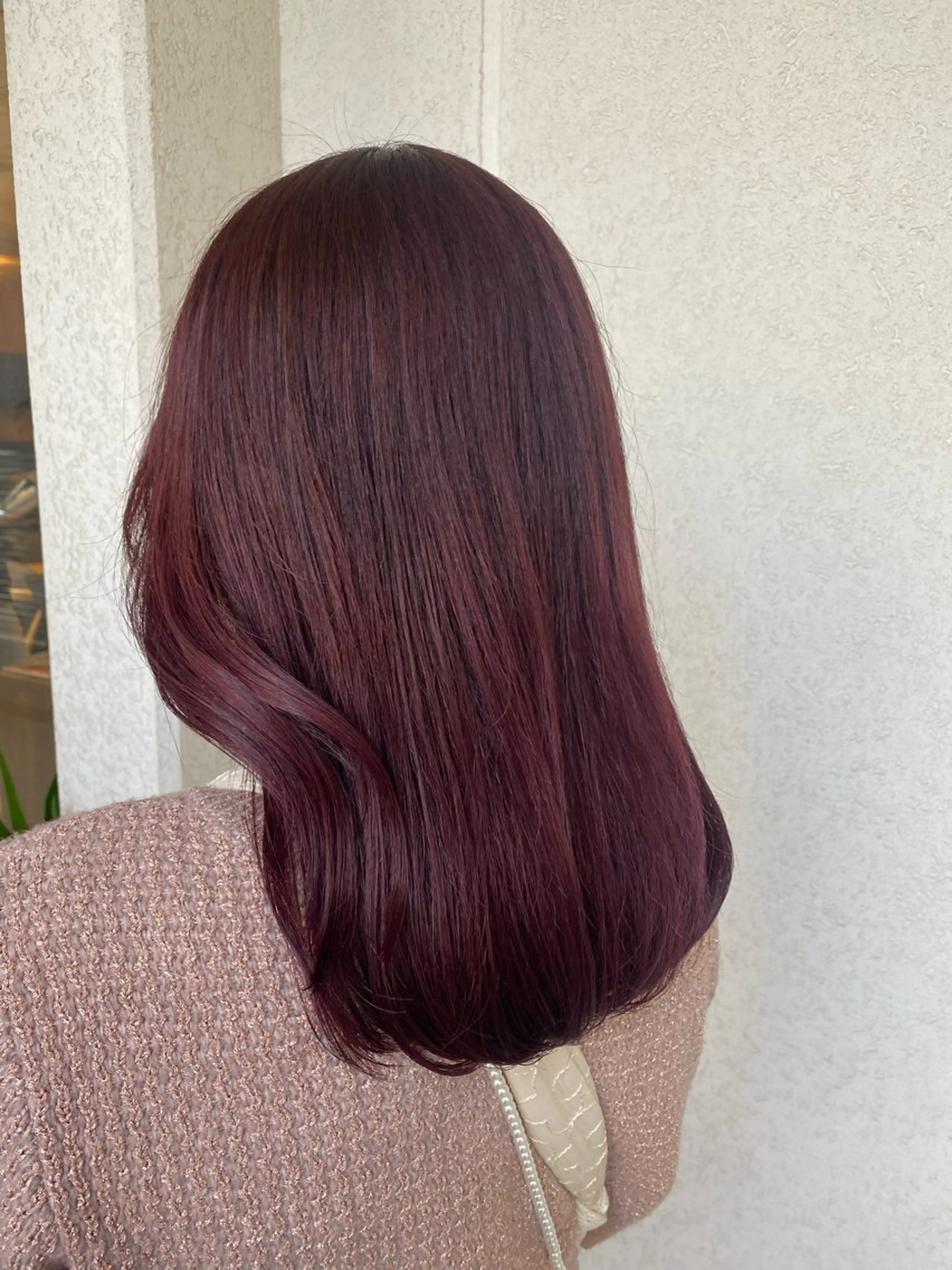 セミロング fumi🪞血色感 アップ艶カラーのヘアスタイル