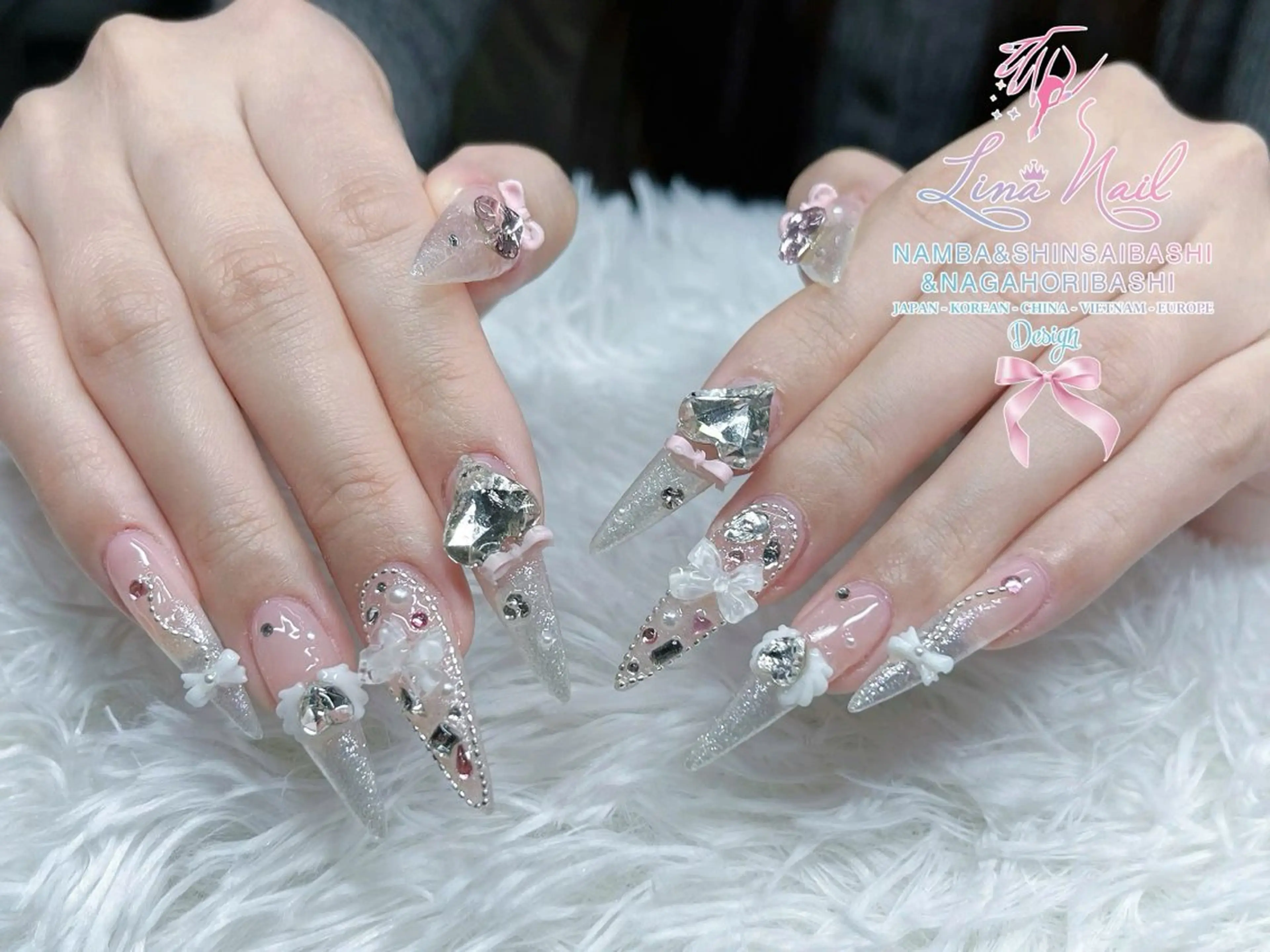 セミロング 韓国風ヘア クリスマス ハンドネイル 79Linanailnamba所属・Linanail Nambaのネイルデザイン