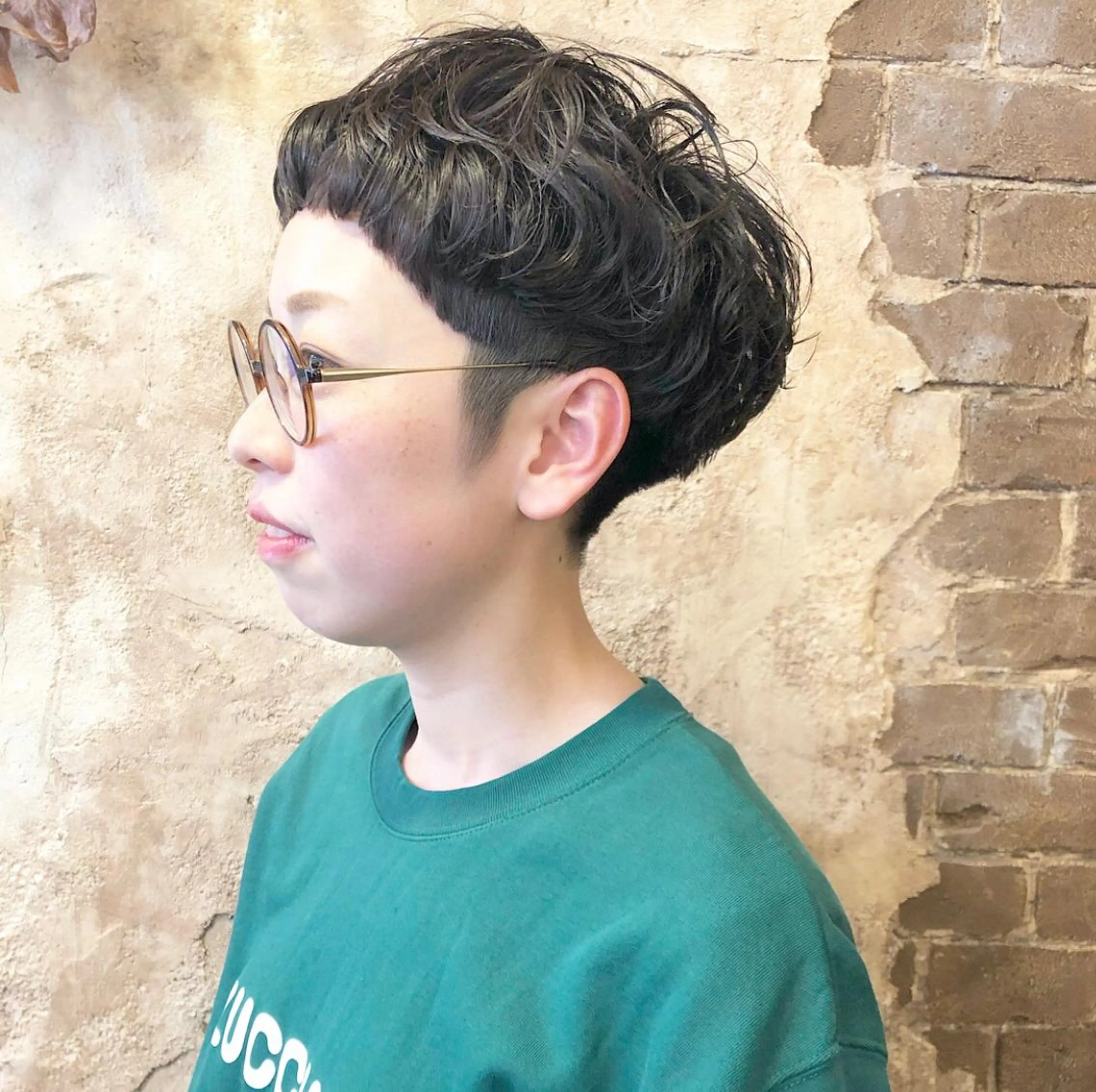 ショート カラー パーマ ブリーチ、パーマ 西部笑のヘアスタイル