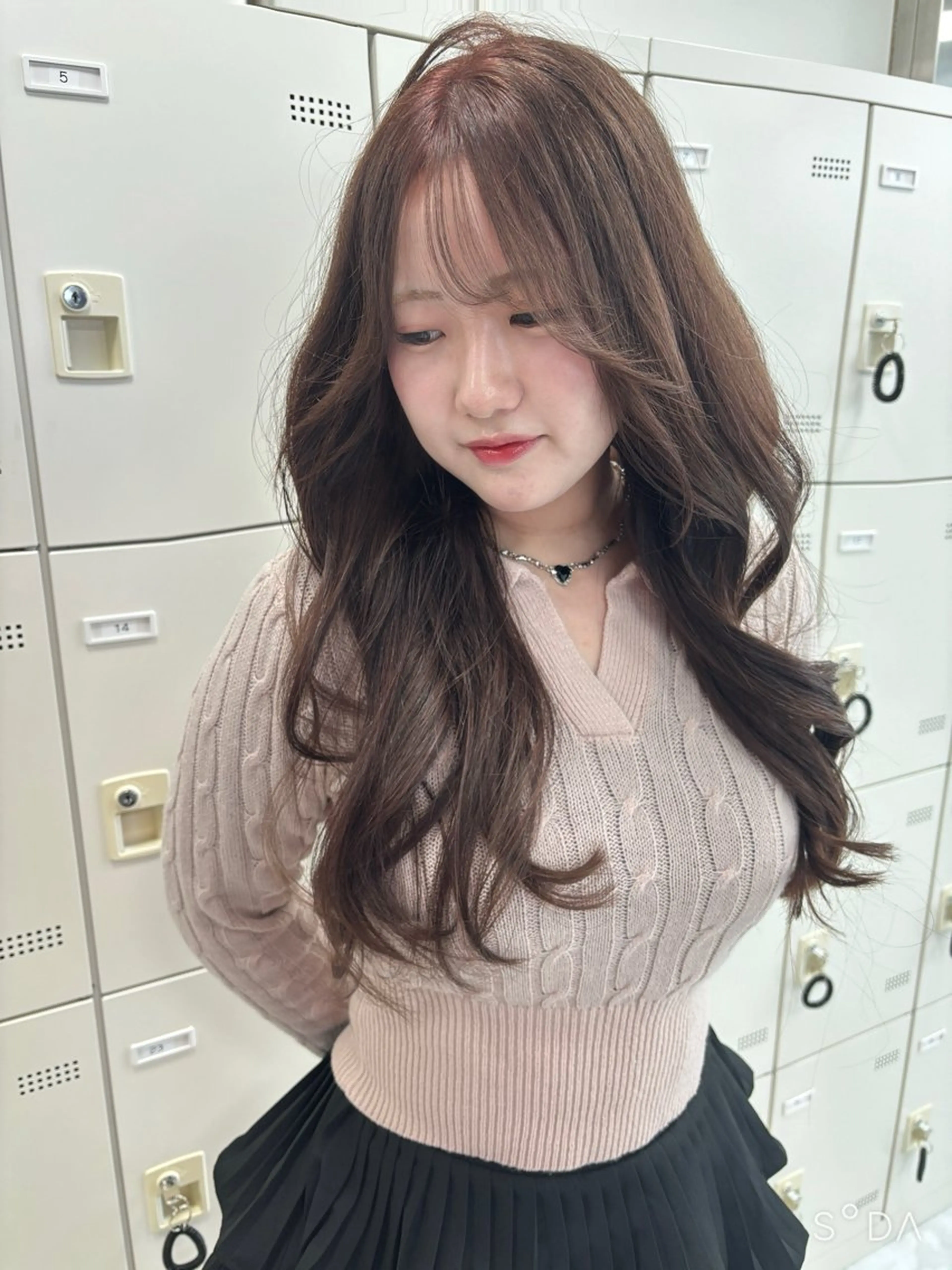 ロング カット ヘアカラー トリートメント 韓国ヘア/ブリーチ無 しWカラー/オリーブのヘアスタイル