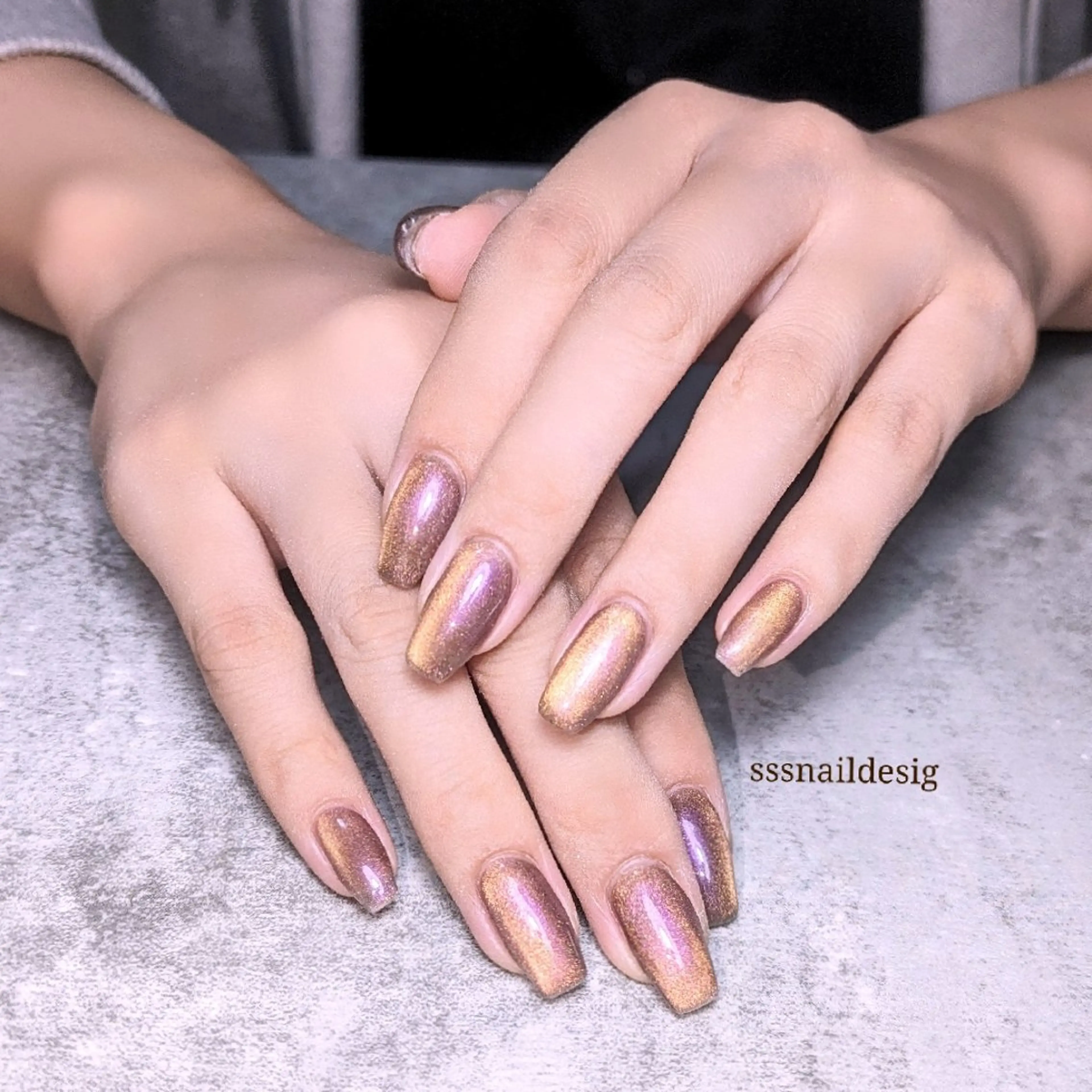 ネイル ブラウン マグネットネイル オレンジ パープル ハンドネイル 塩見 聖子のネイルデザイン