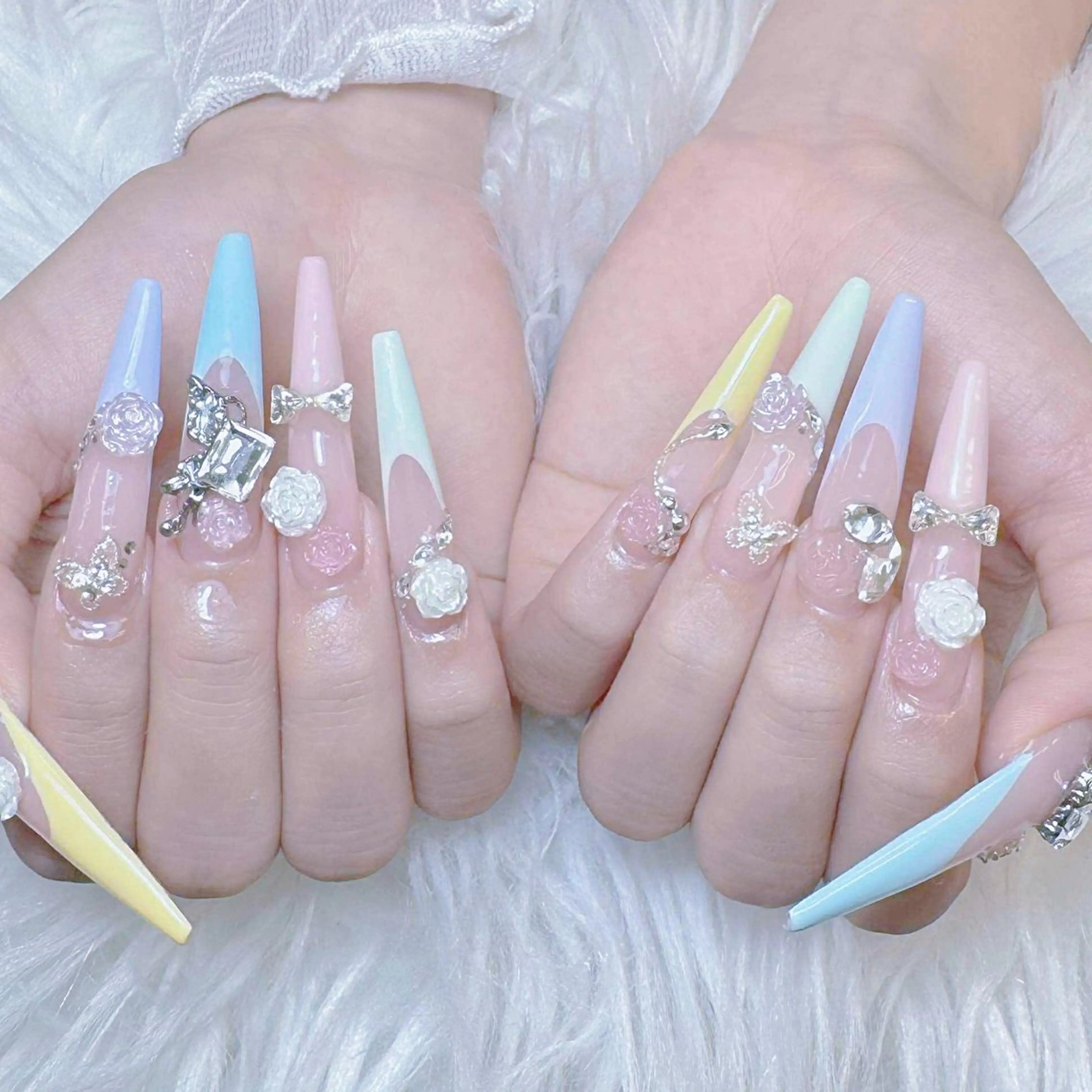 ネイル チークネイル 長さ出し フレンチネイル ジェルネイル ガラスフレンチ ハンドネイル anh nail anne🤍のネイルデザイン
